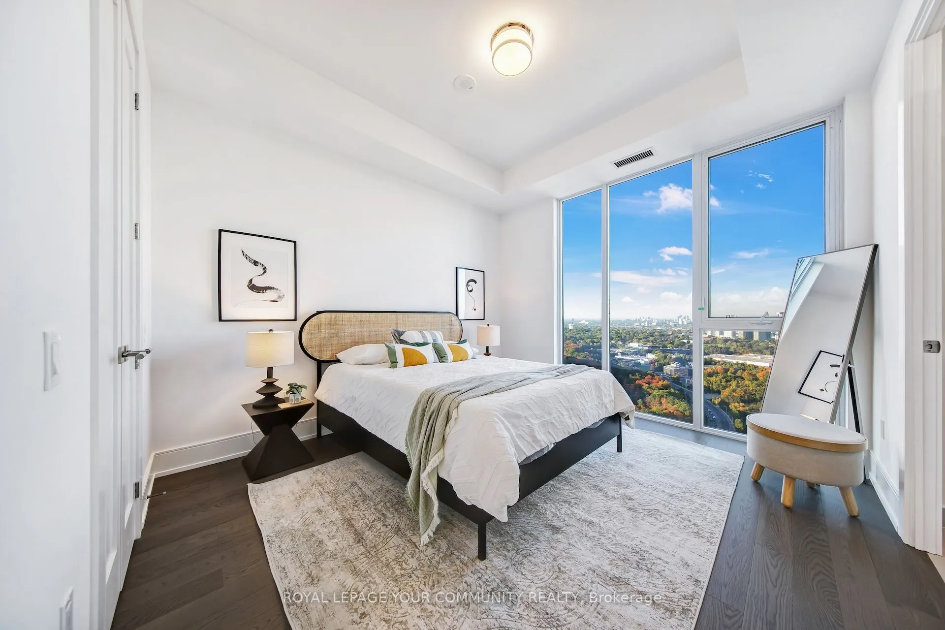 10 Inn On The Park Drive, #3303