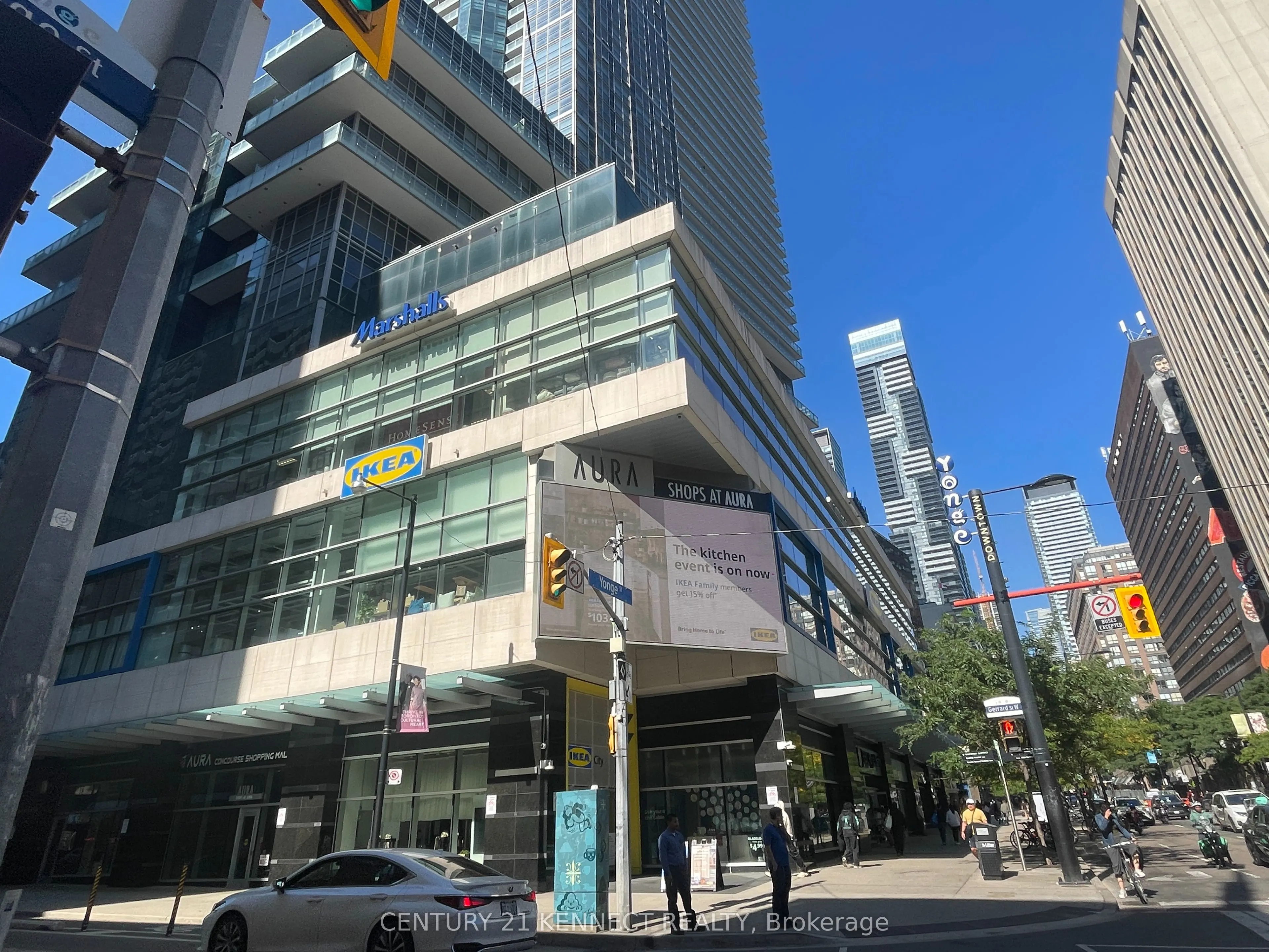 384 Yonge Street