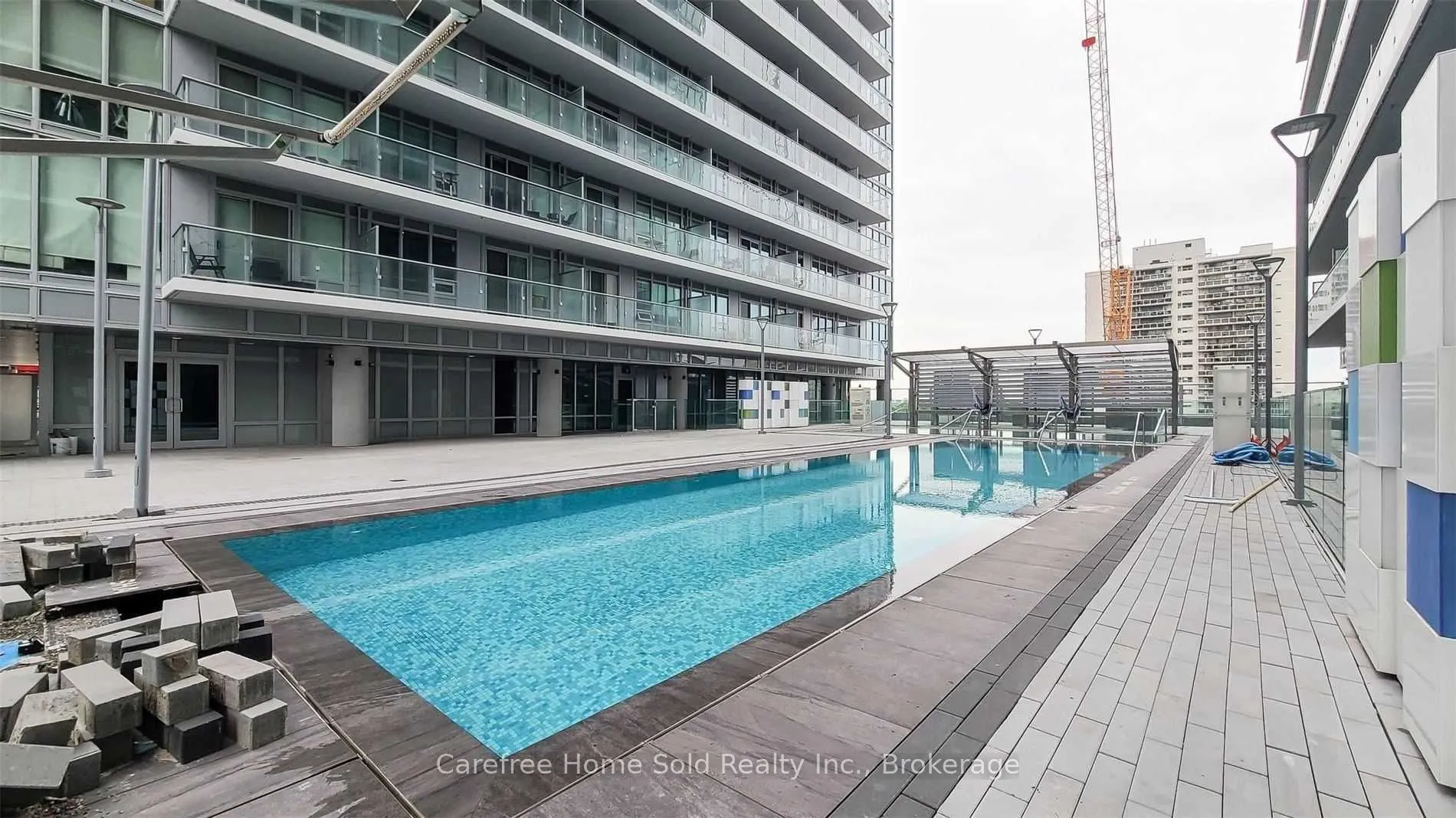 195 Redpath Avenue, #908
