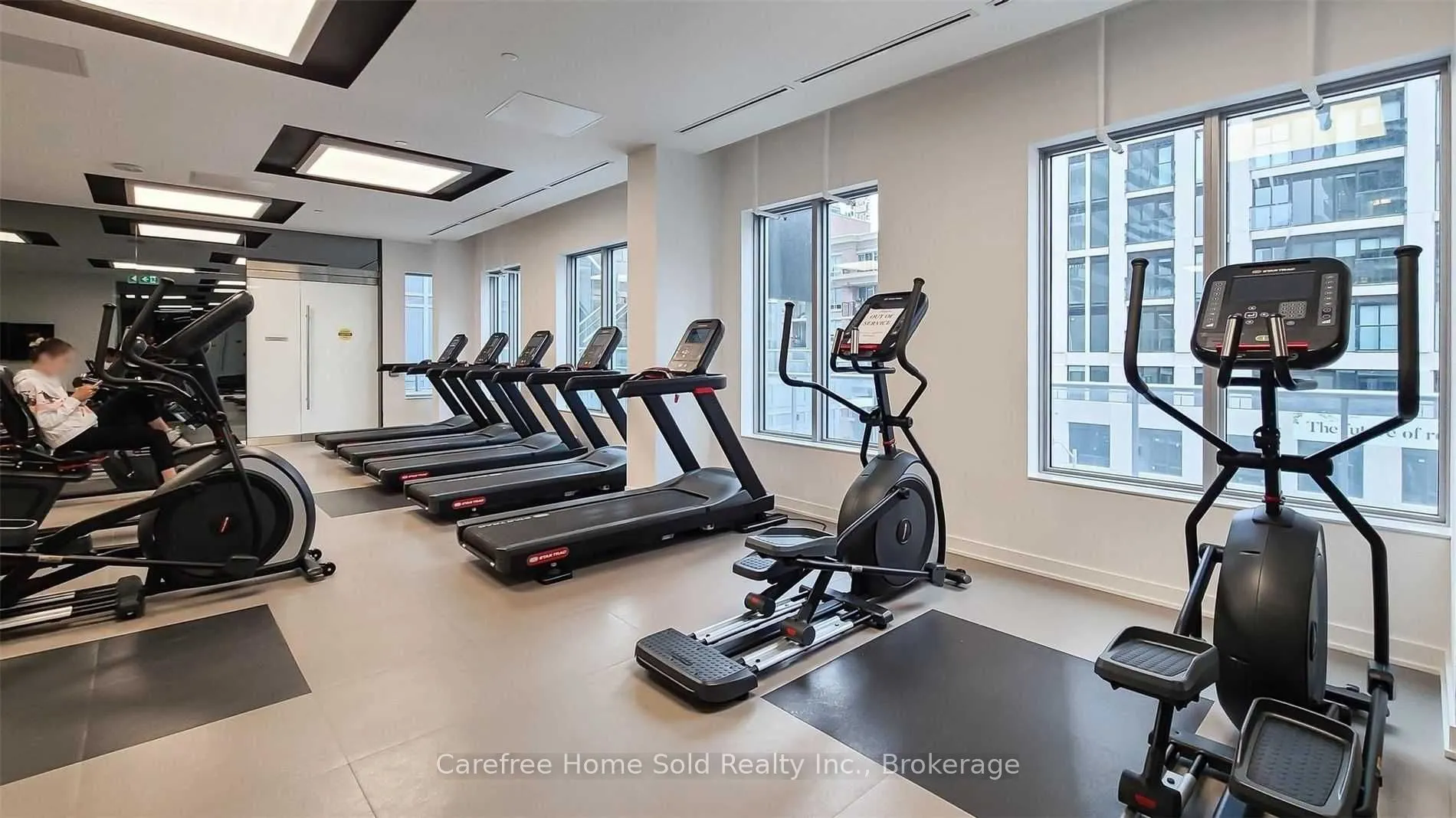 195 Redpath Avenue, #908