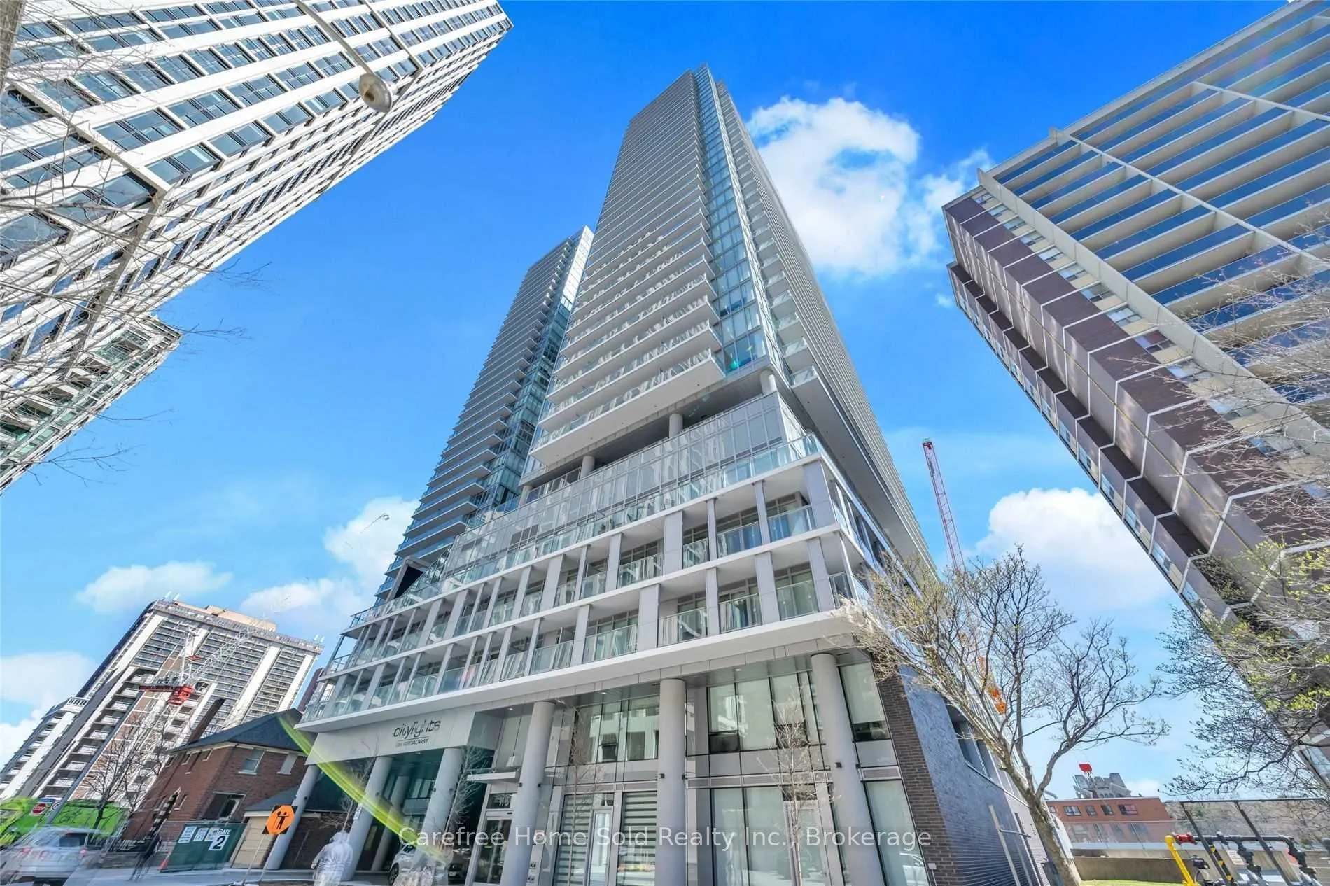 195 Redpath Avenue, #908