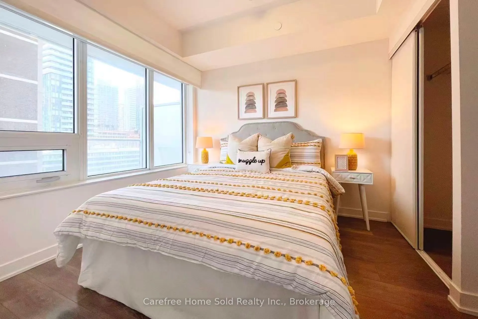 195 Redpath Avenue, #908