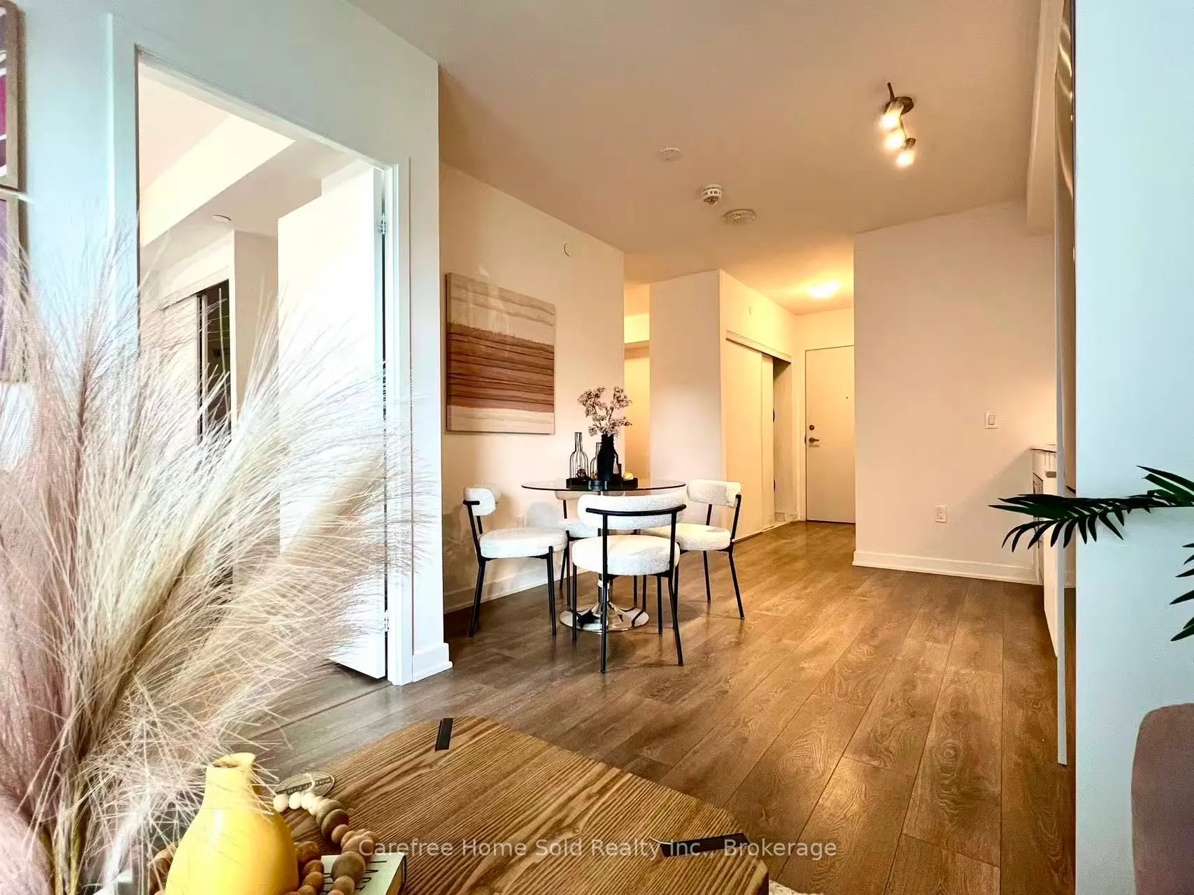 195 Redpath Avenue, #908