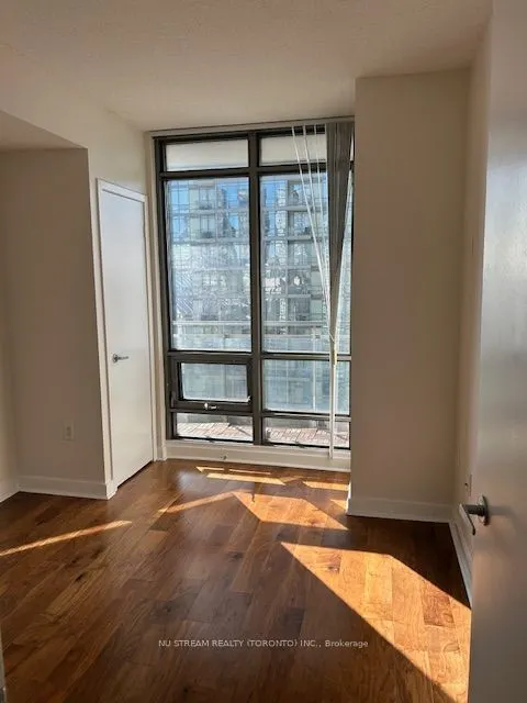 3 Navy Wharf Court, #2110