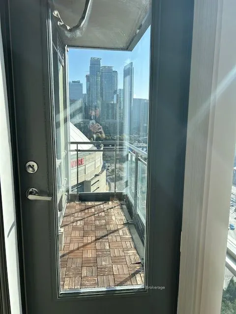 3 Navy Wharf Court, #2110