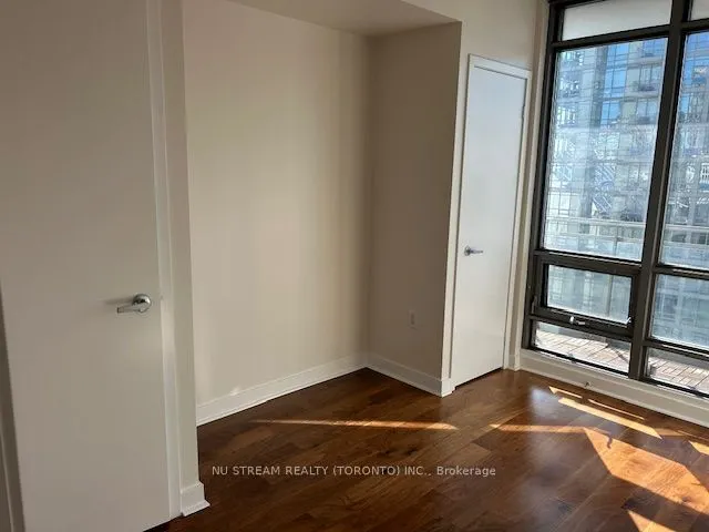 3 Navy Wharf Court, #2110