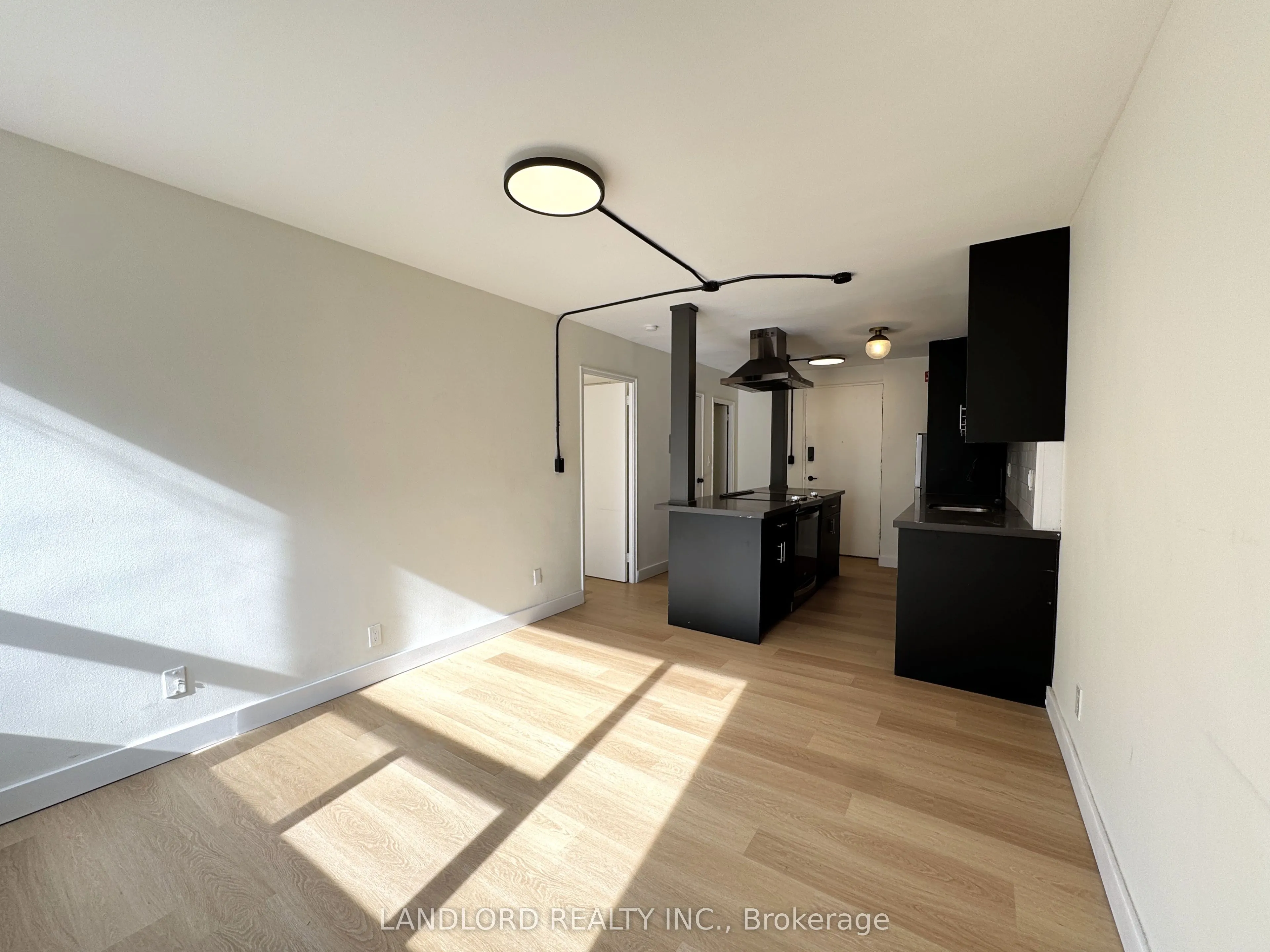 420 Eglinton Avenue E, #408