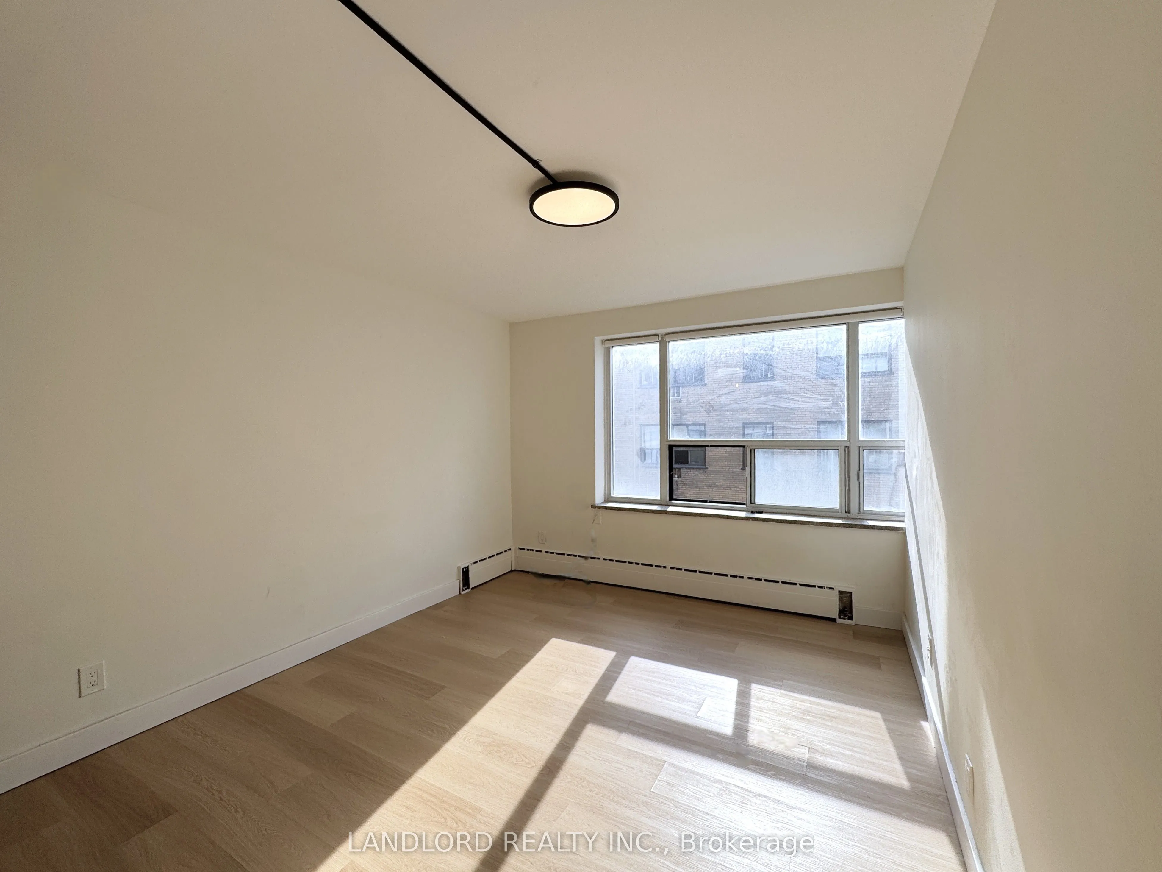 420 Eglinton Avenue E, #408