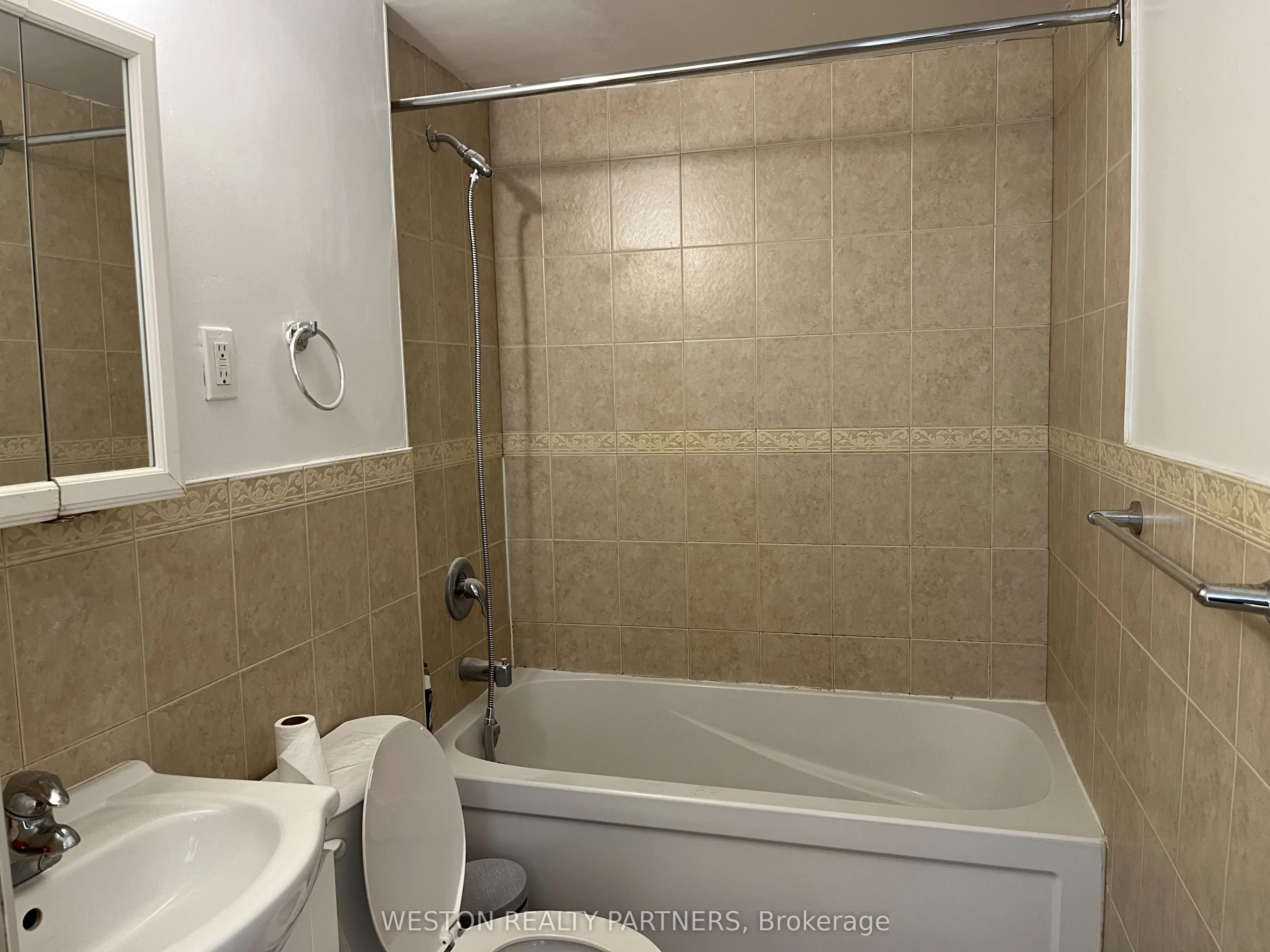 171 Erskine Avenue, #3