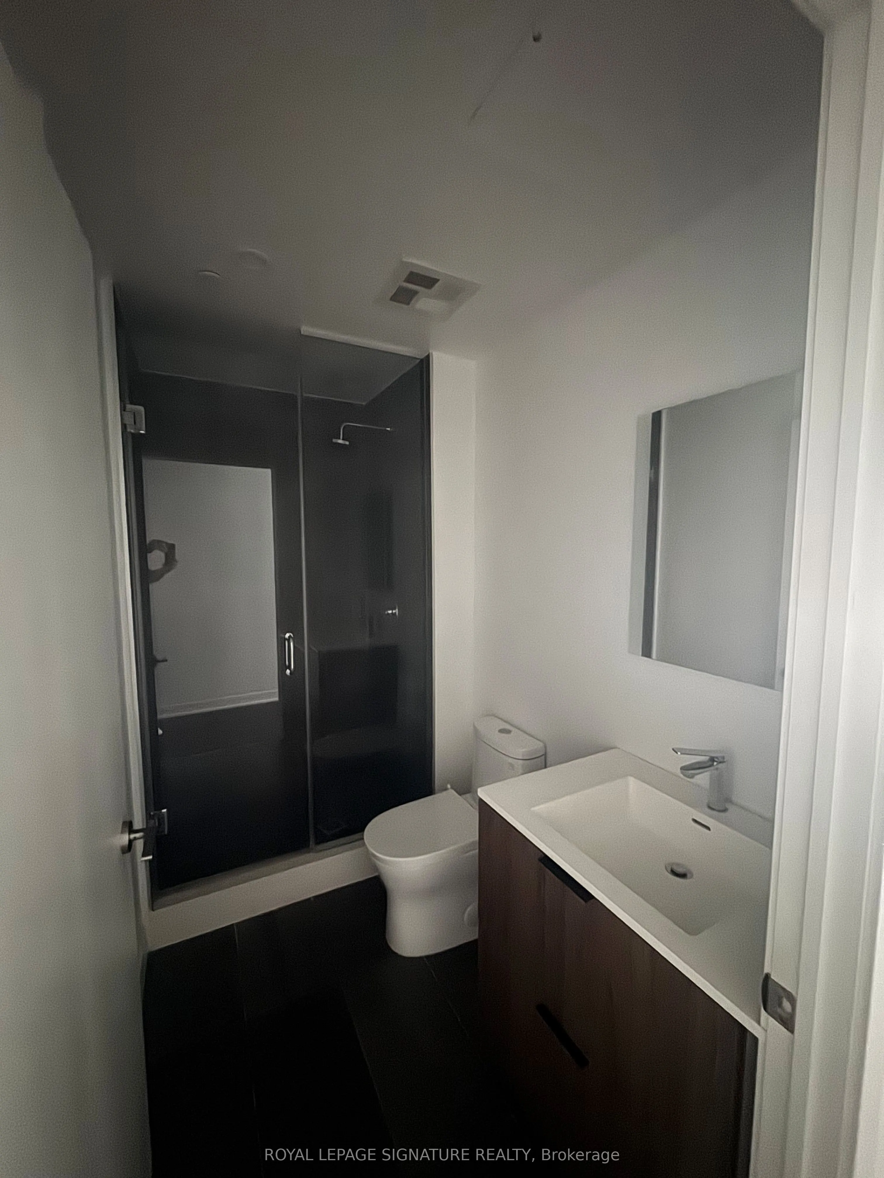 900 St Clair Avenue W