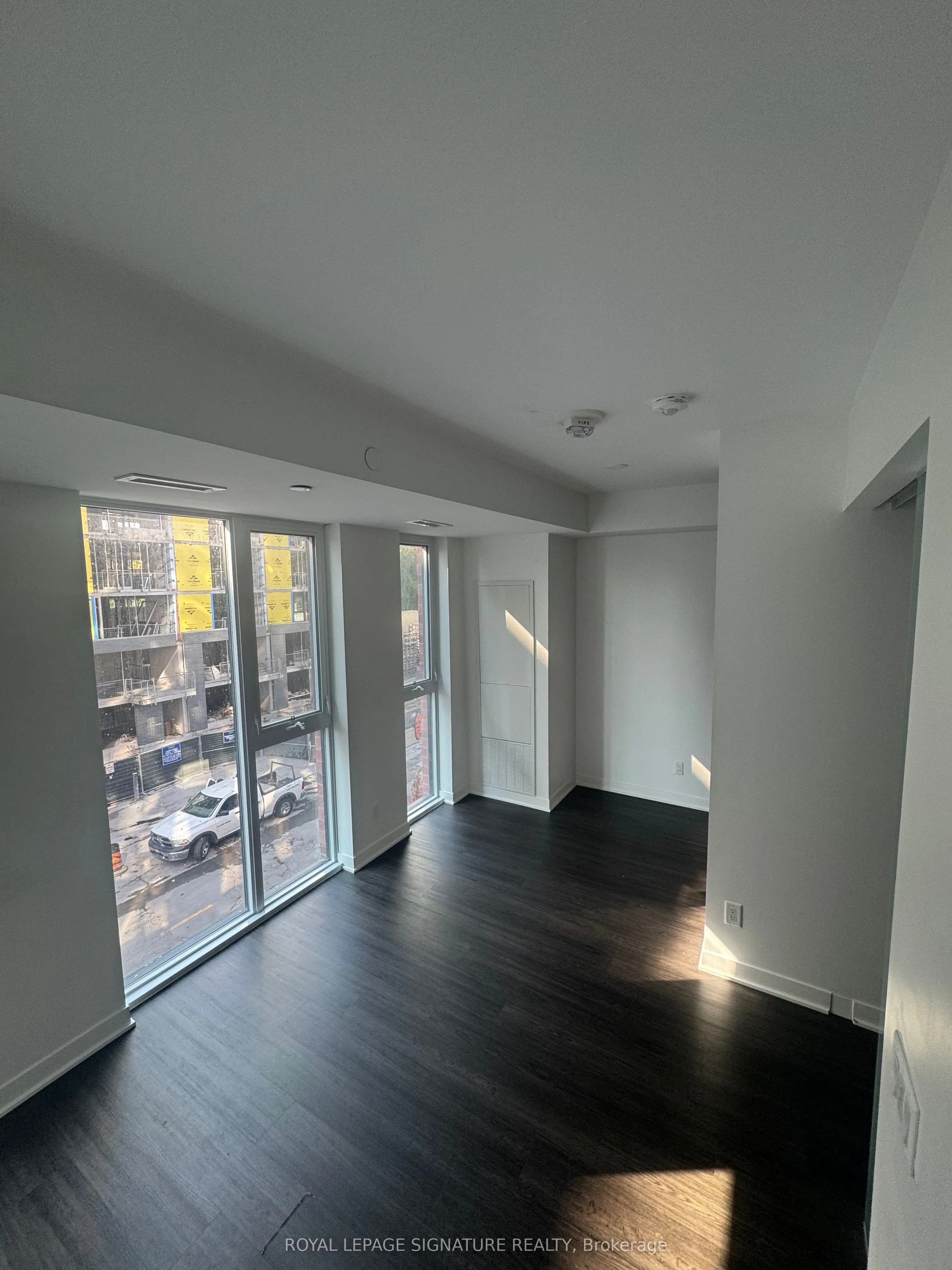 900 St Clair Avenue W