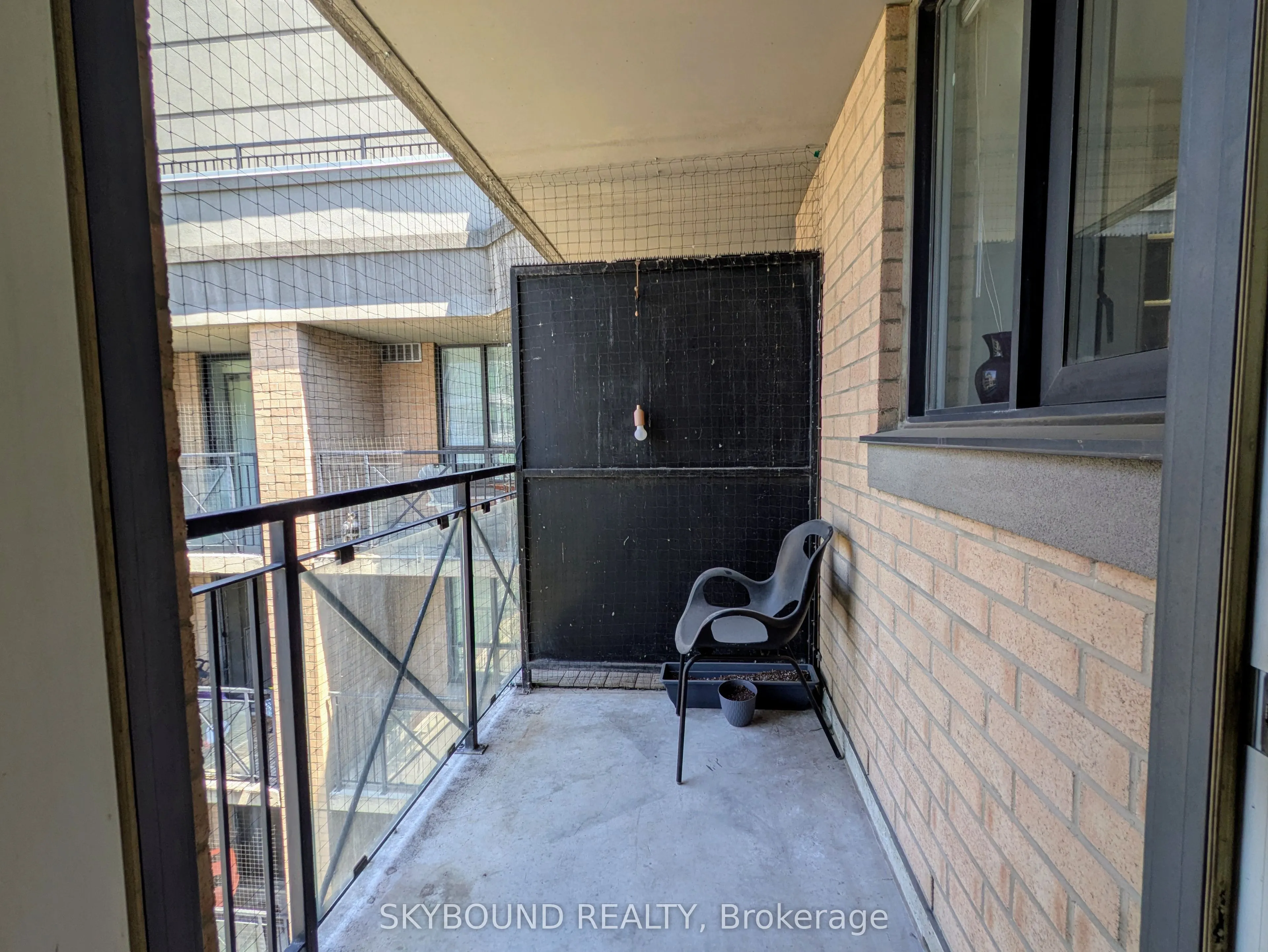 140 Simcoe Street, #PH1620