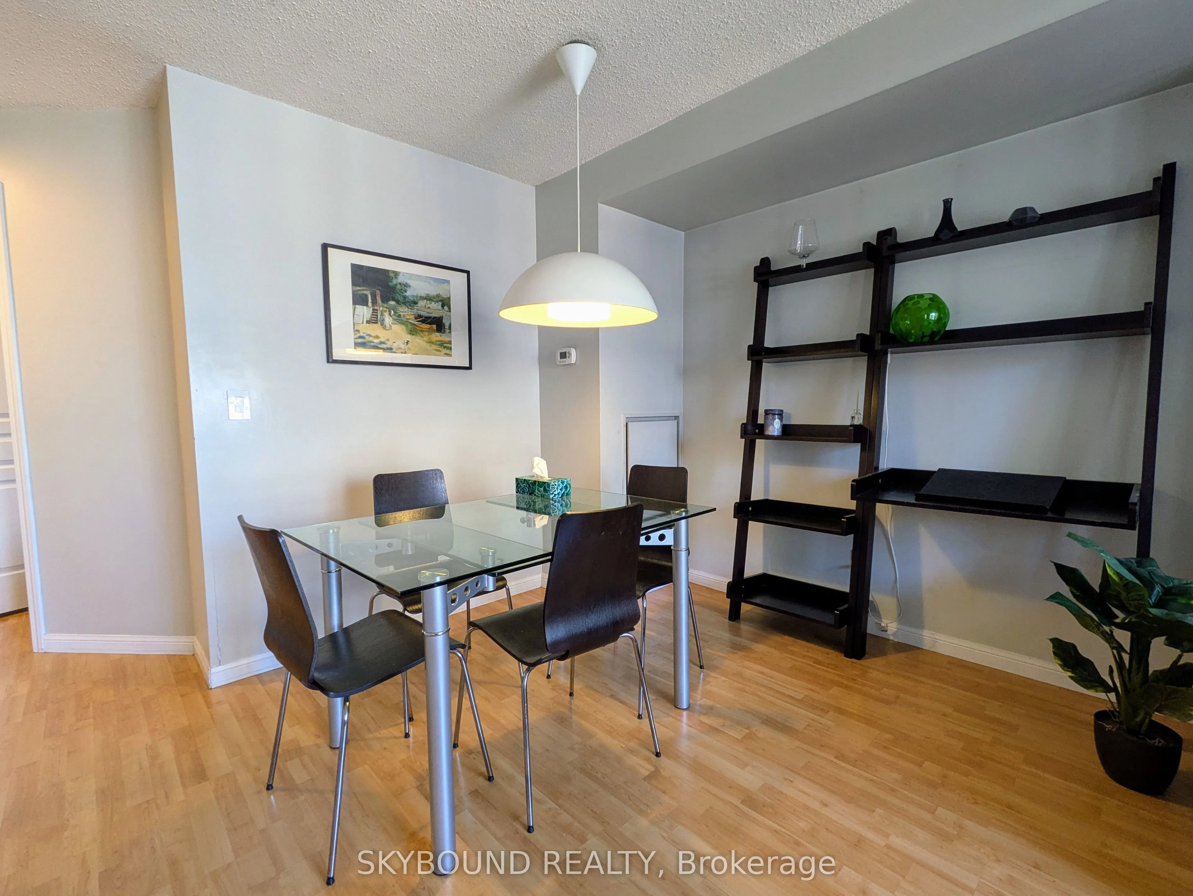 140 Simcoe Street, #PH1620