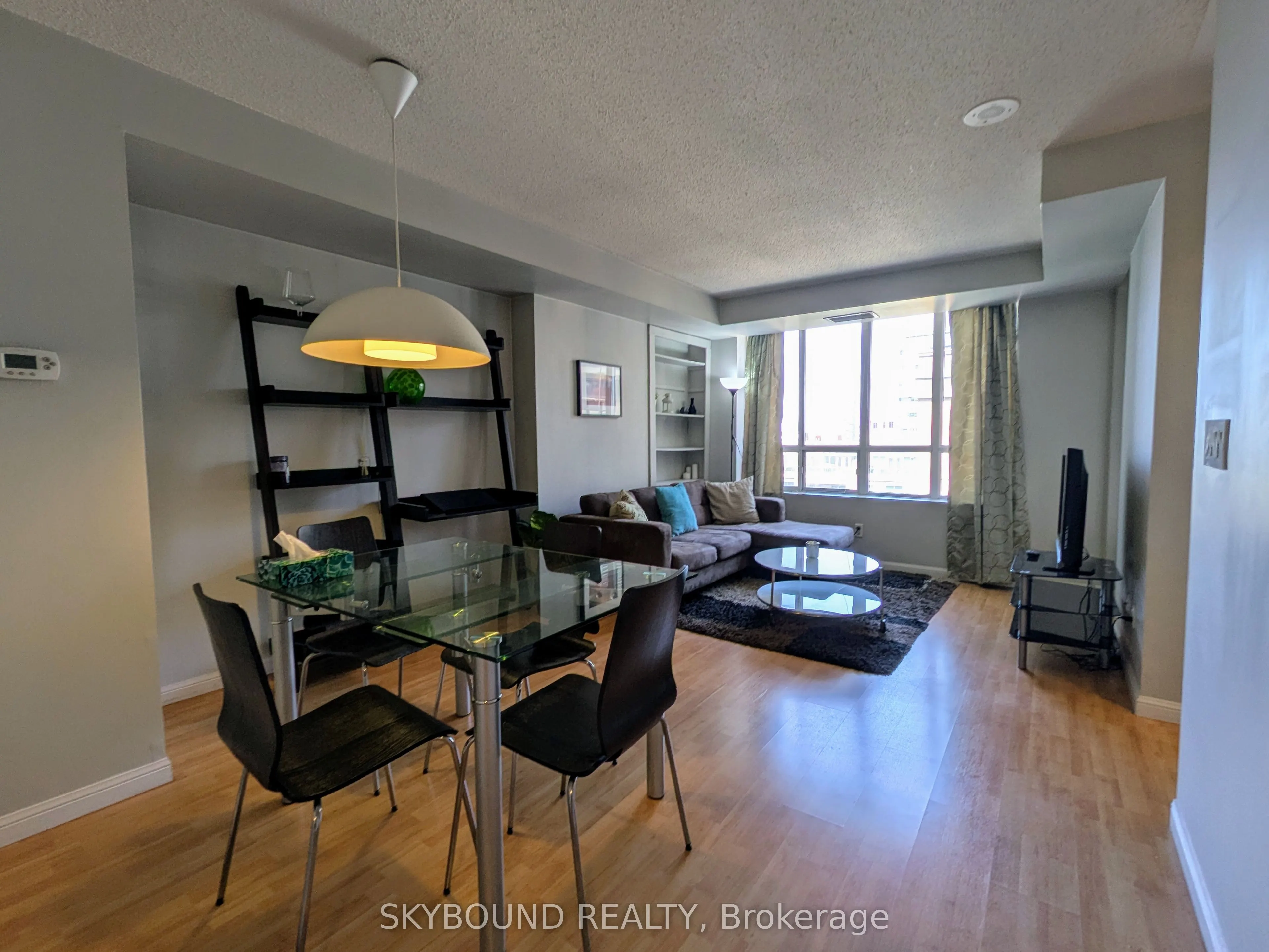 140 Simcoe Street, #PH1620