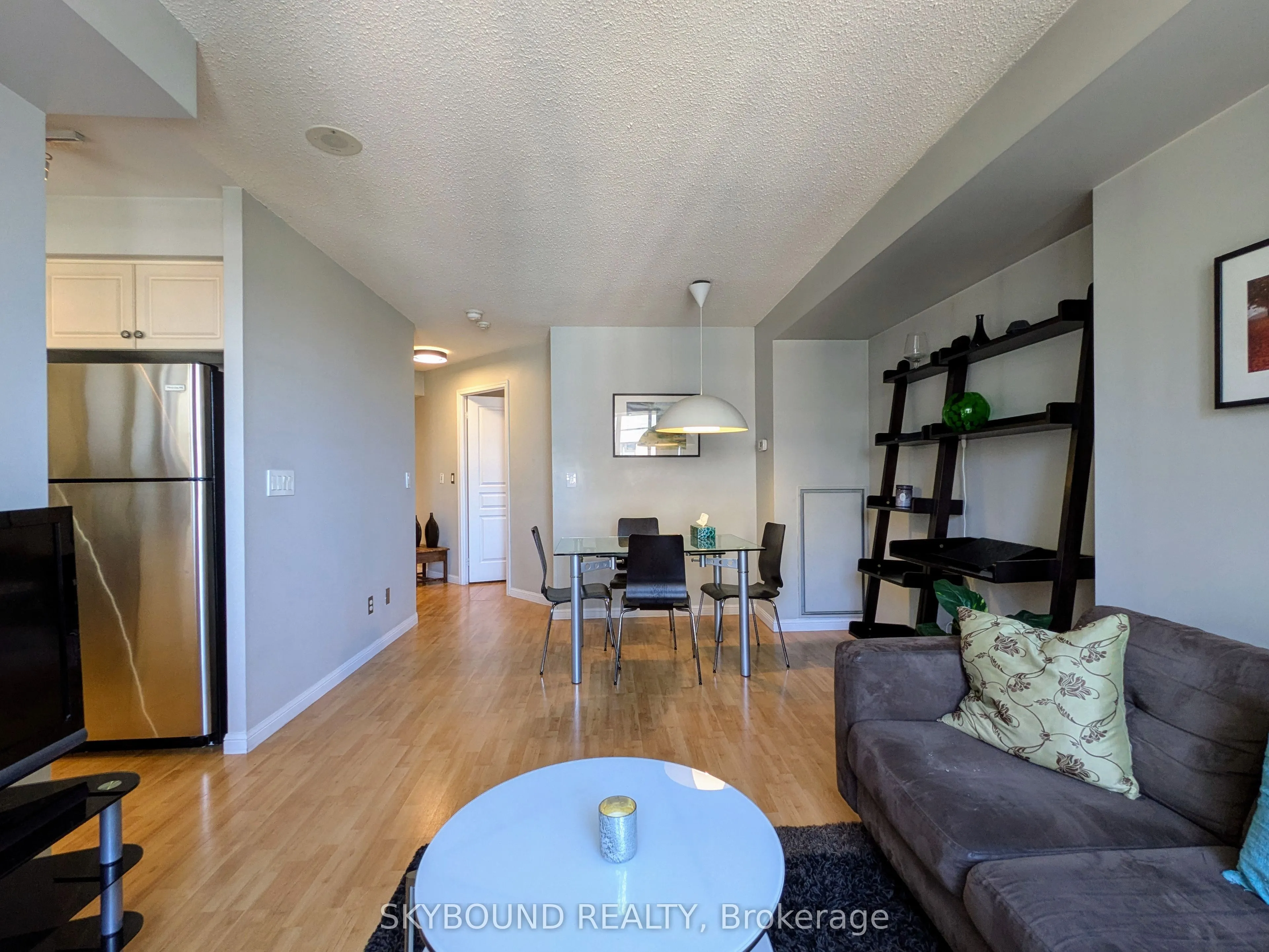 140 Simcoe Street, #PH1620