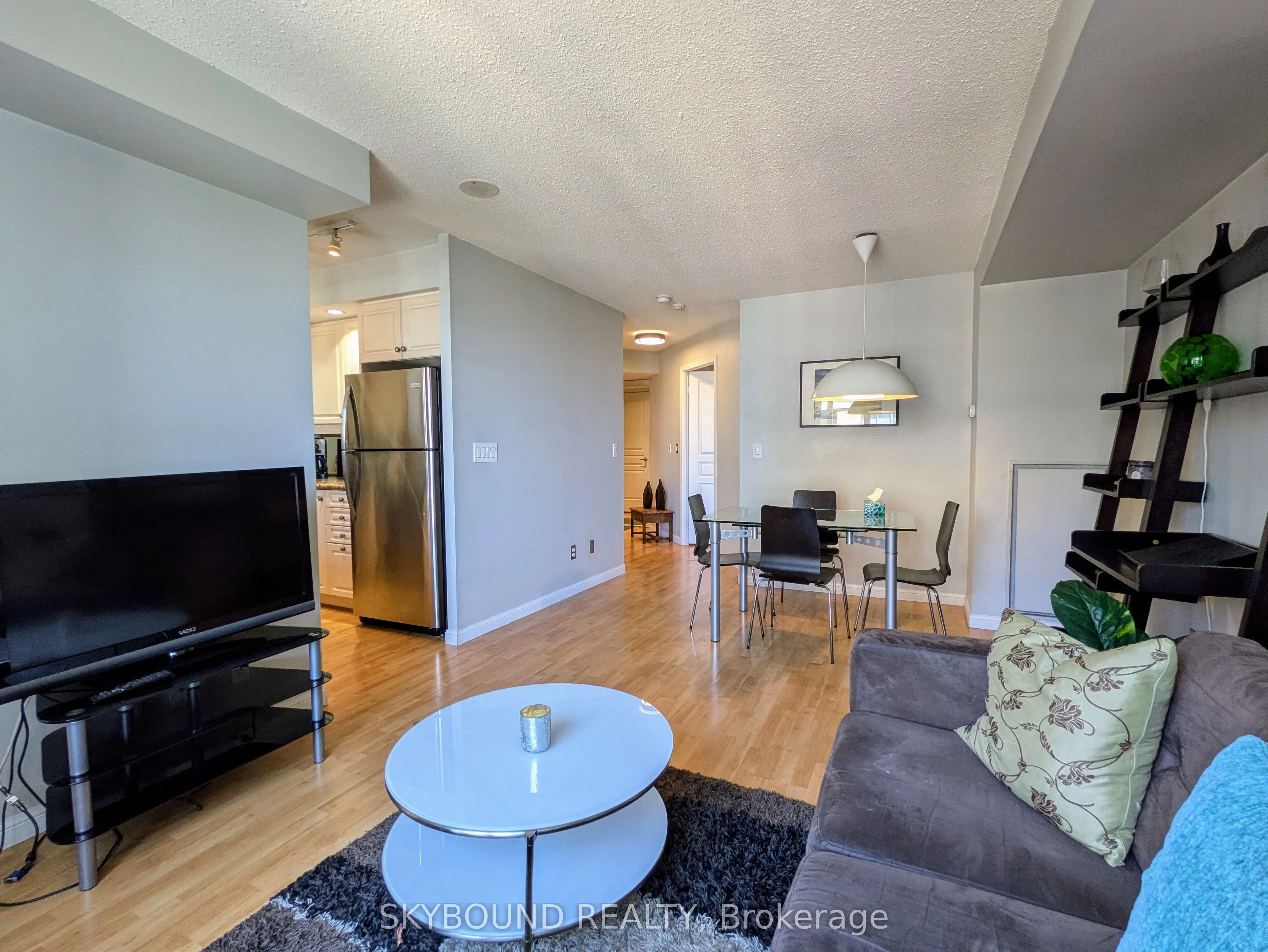 140 Simcoe Street, #PH1620