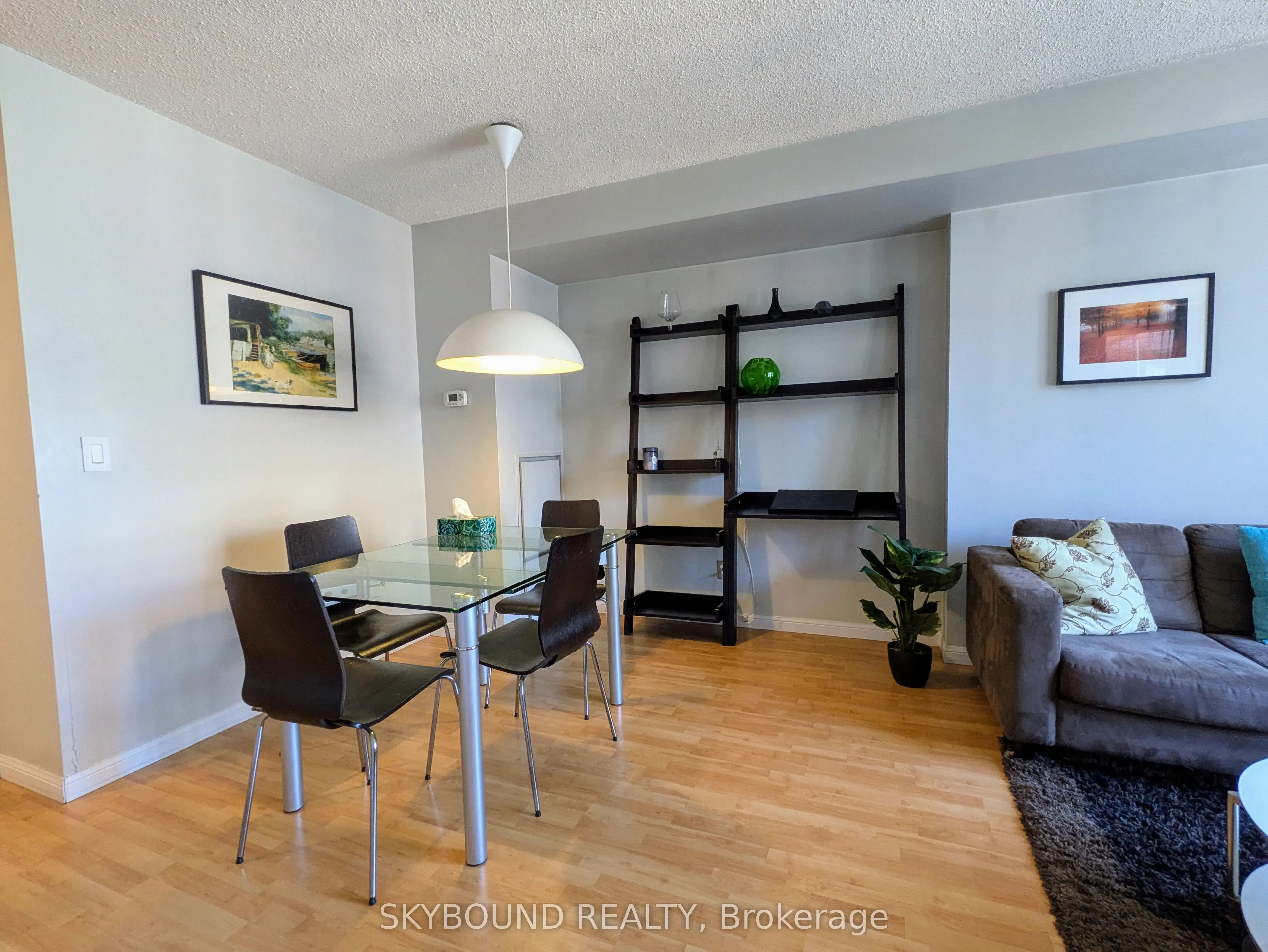 140 Simcoe Street, #PH1620
