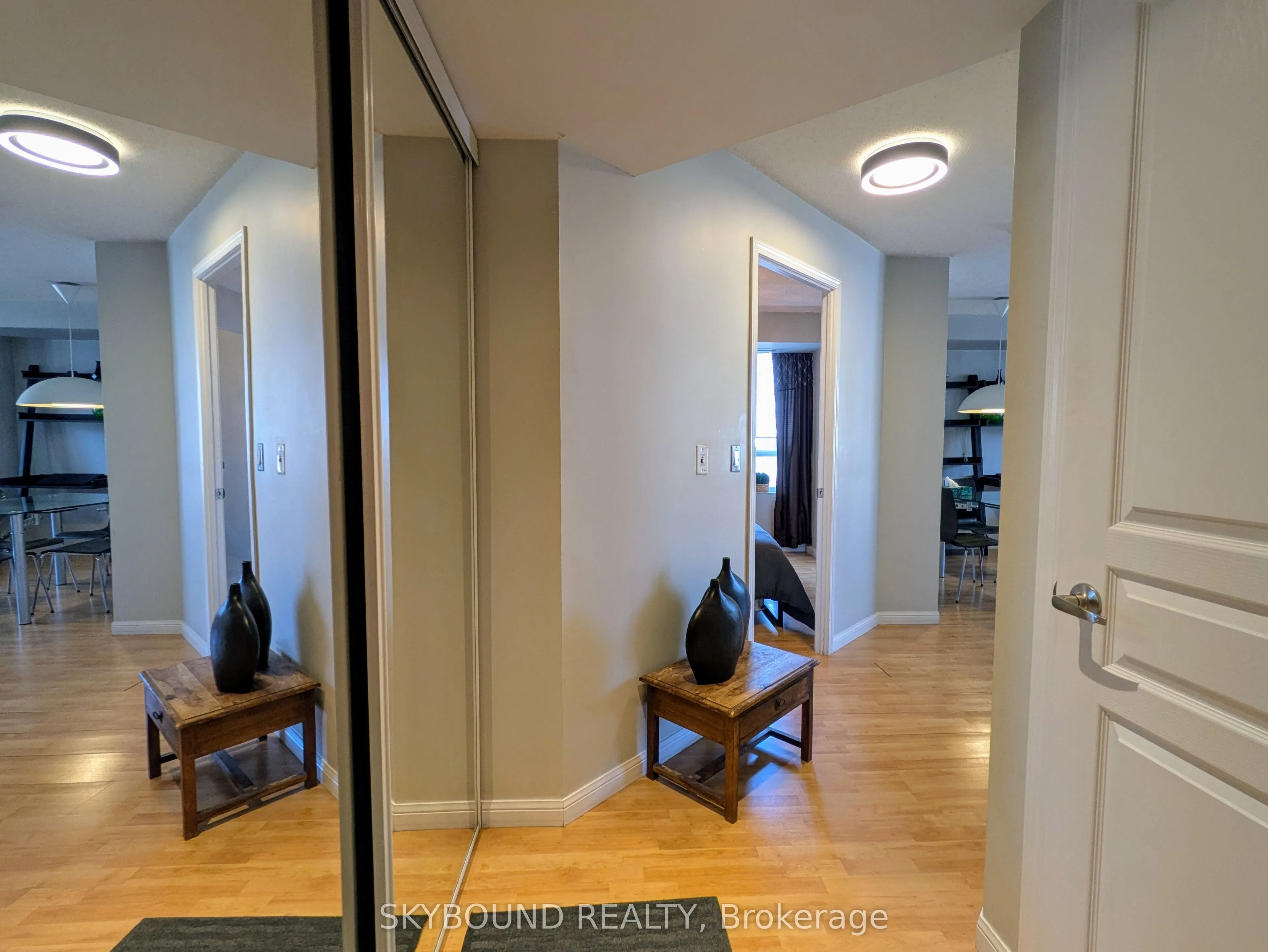 140 Simcoe Street, #PH1620