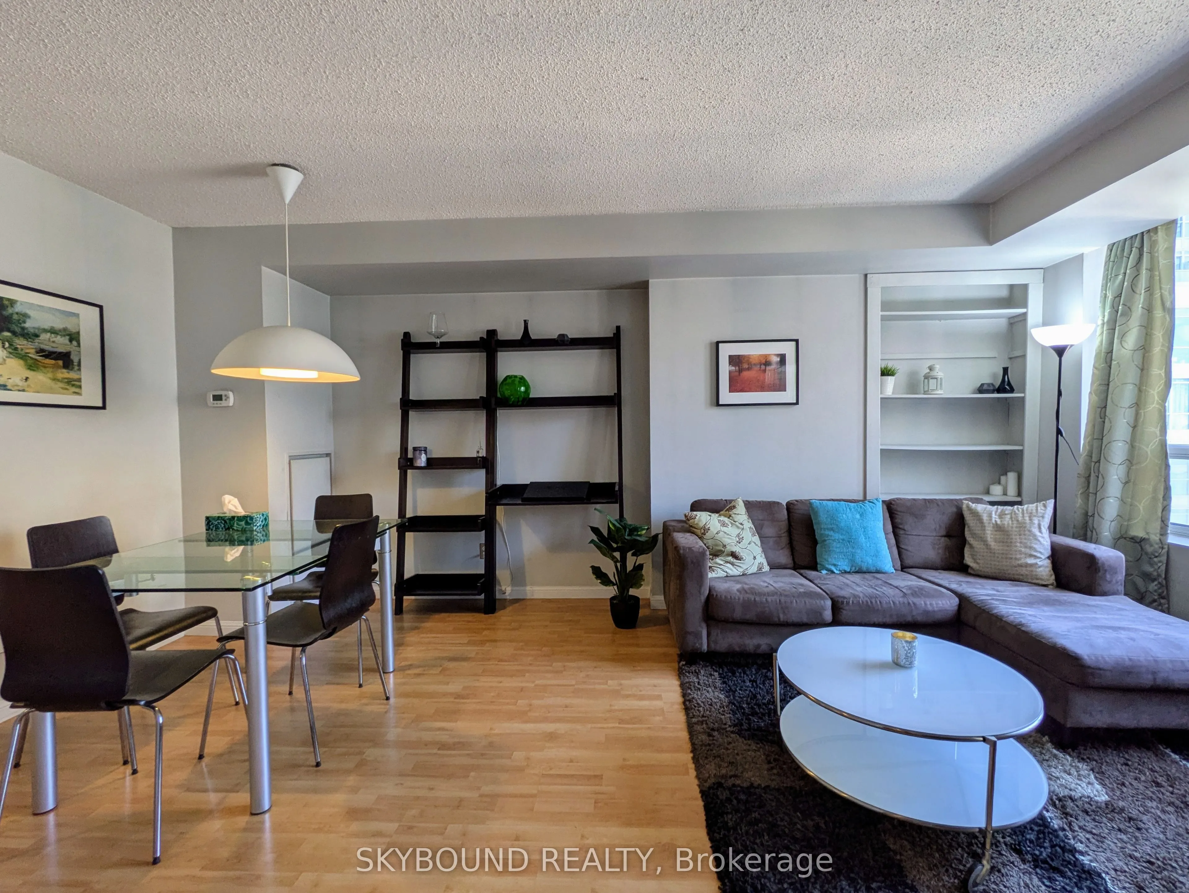 140 Simcoe Street, #PH1620