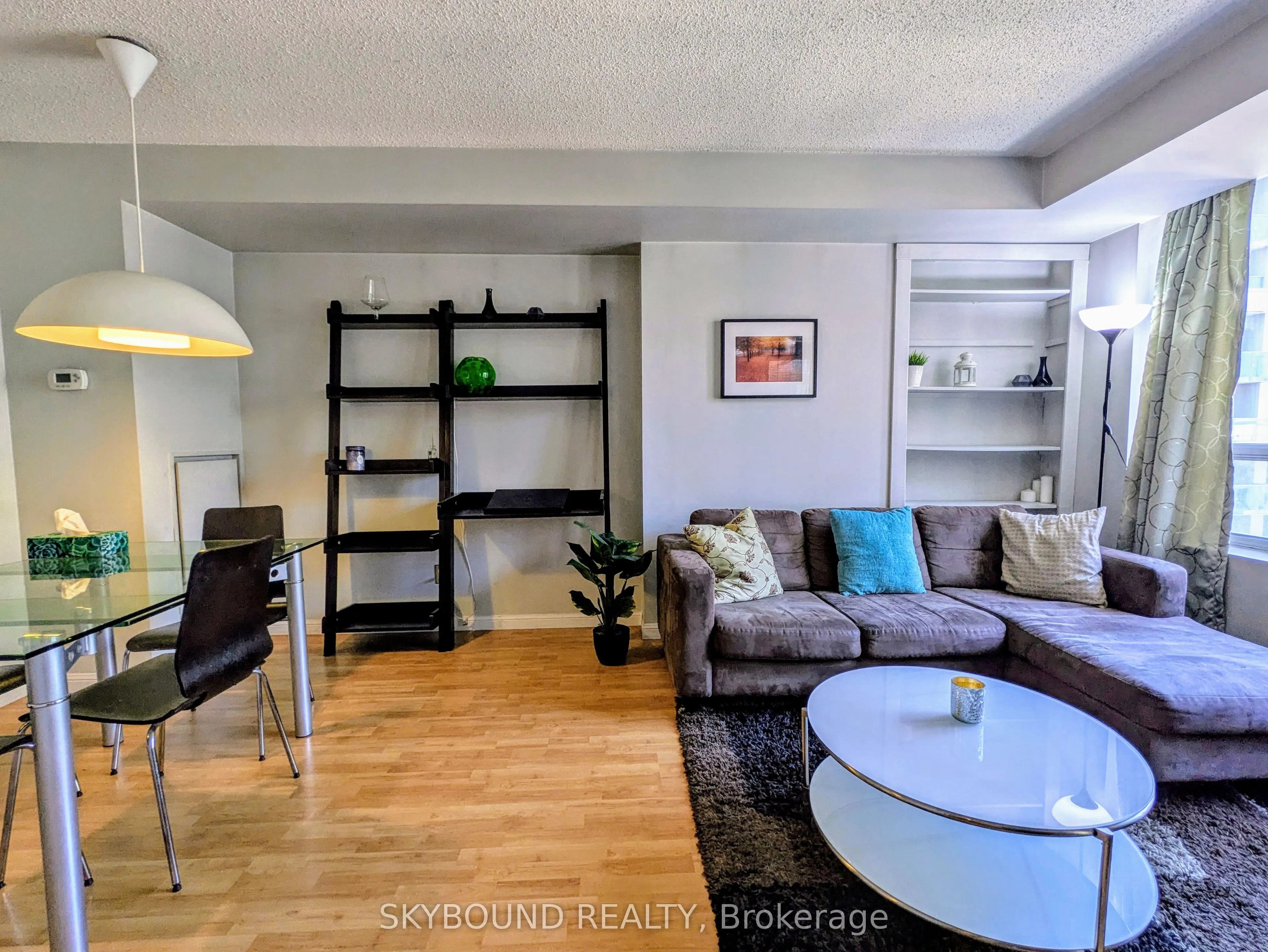 140 Simcoe Street, #PH1620