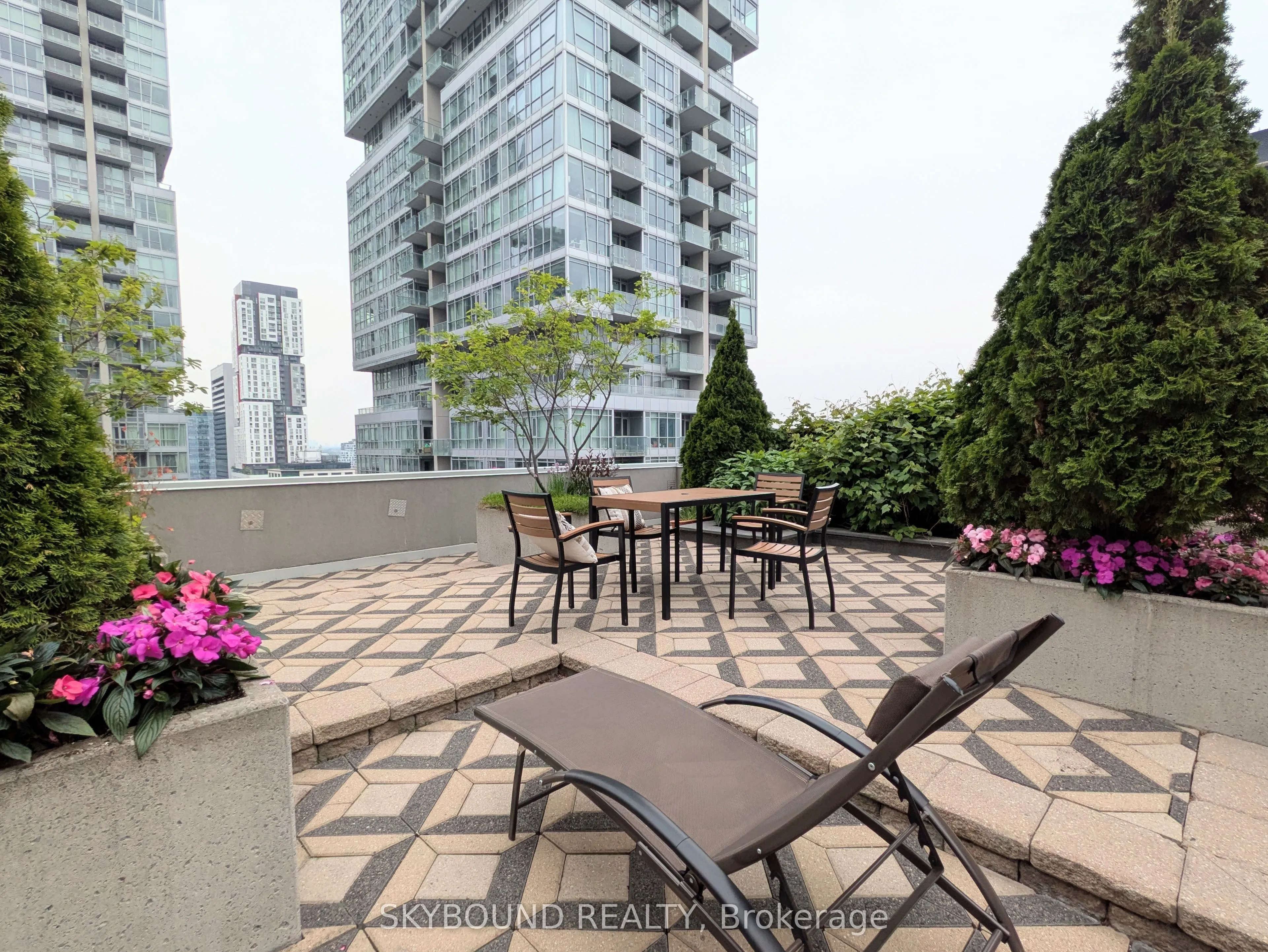 140 Simcoe Street, #PH1620