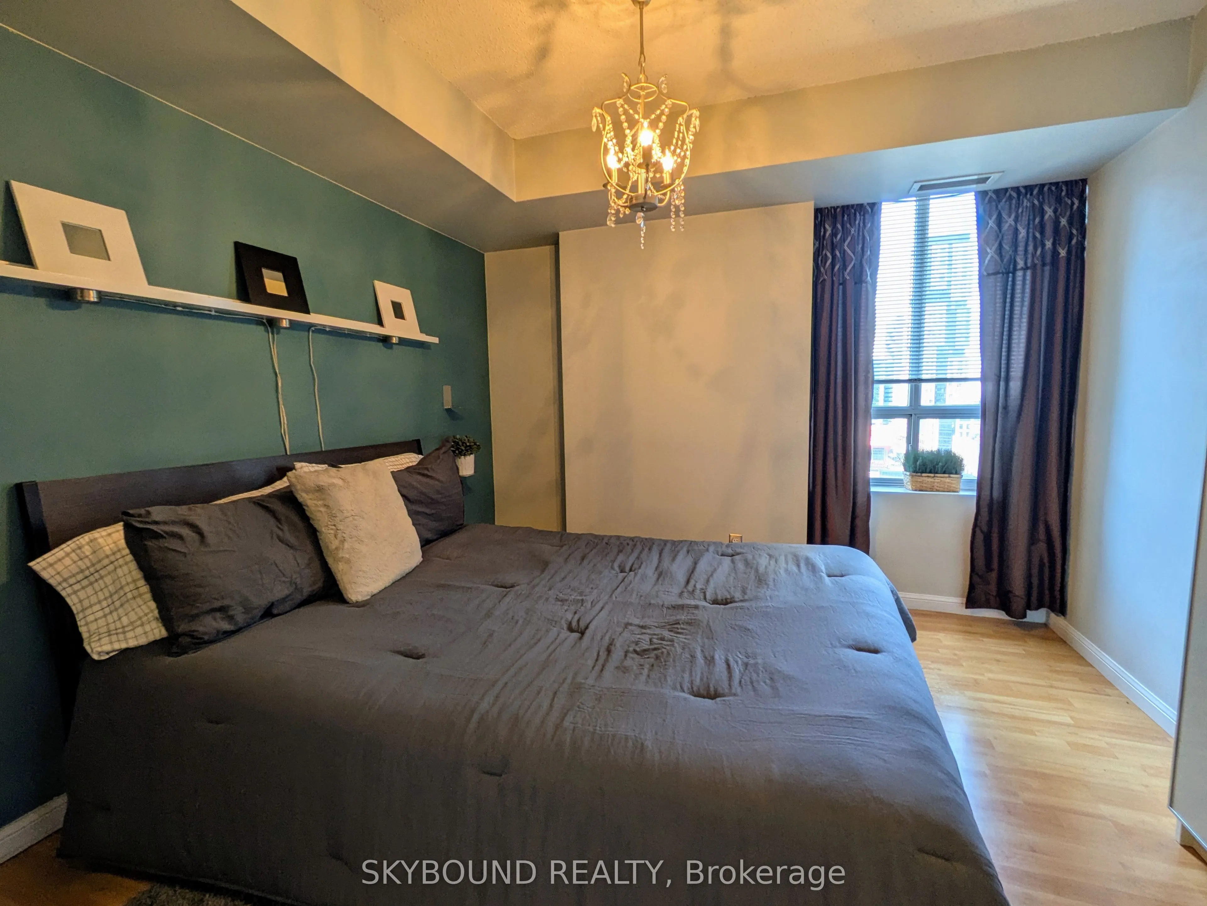 140 Simcoe Street, #PH1620