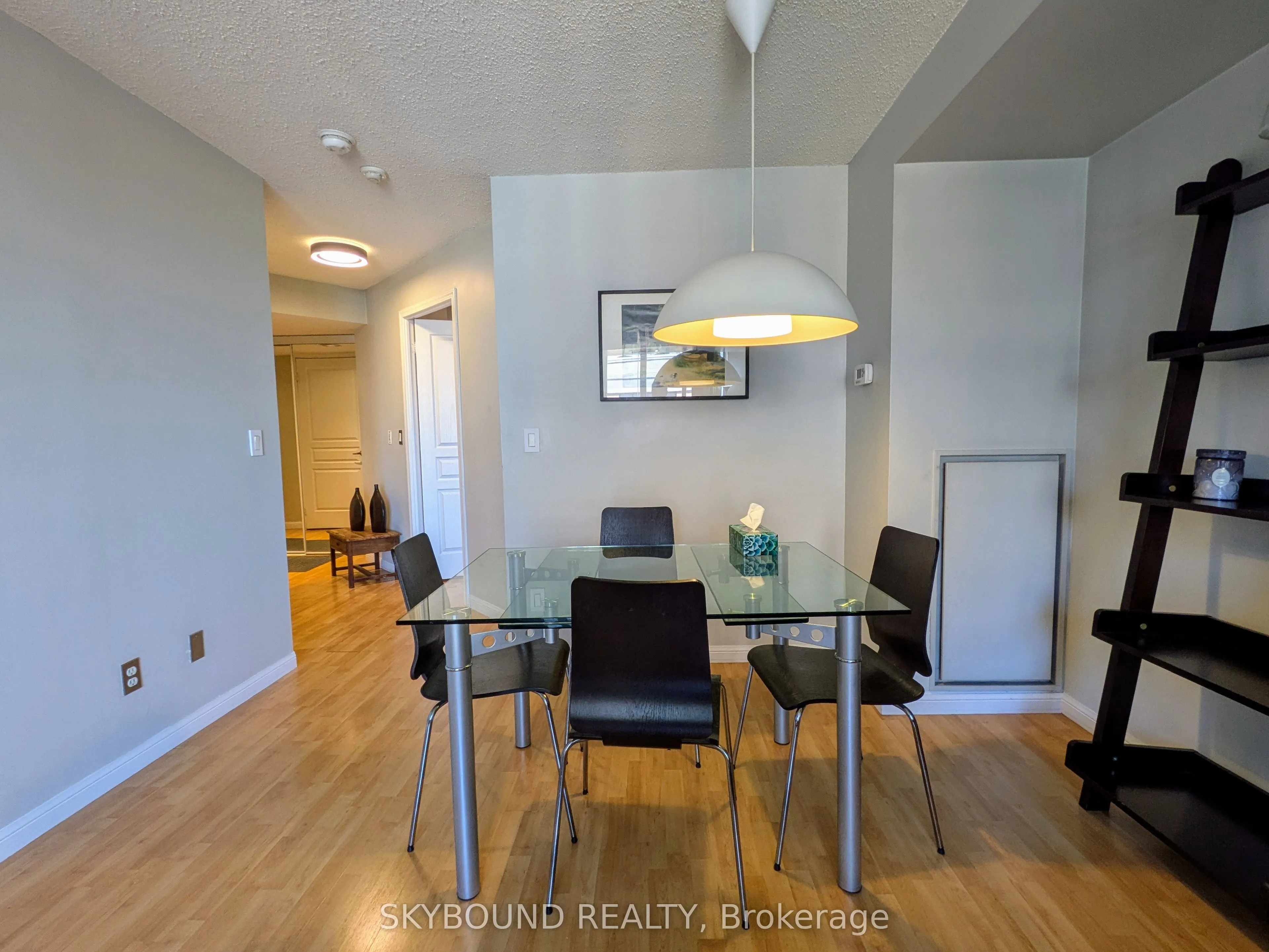 140 Simcoe Street, #PH1620