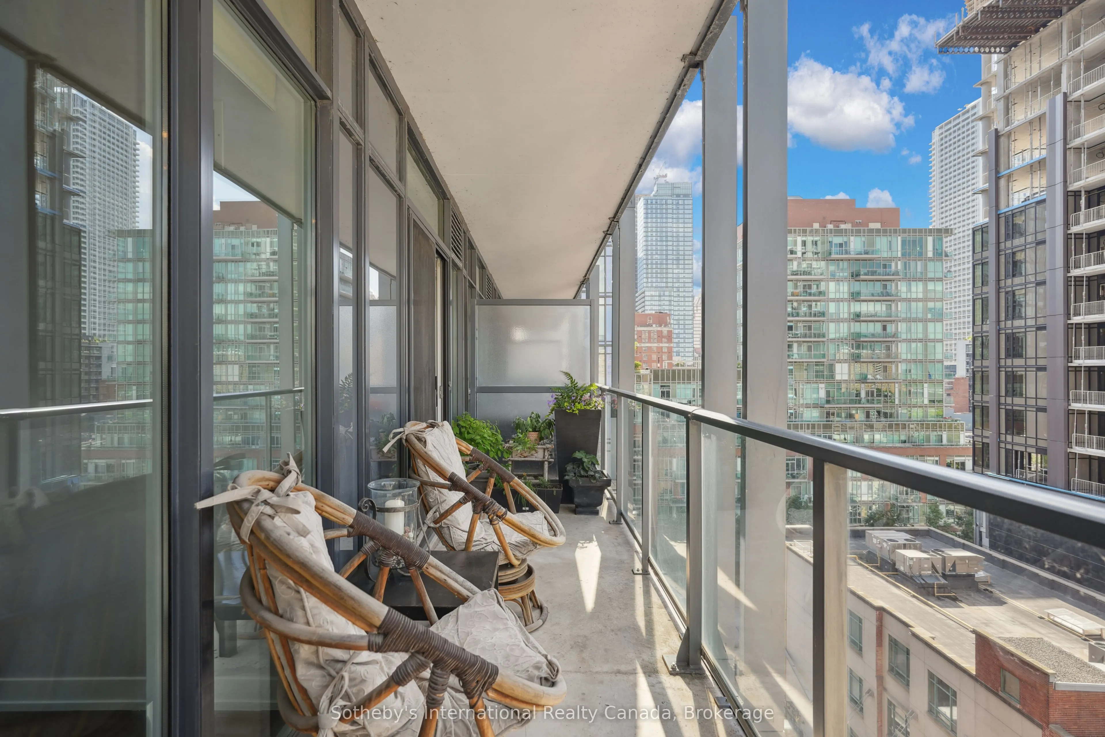 105 George Street, #903