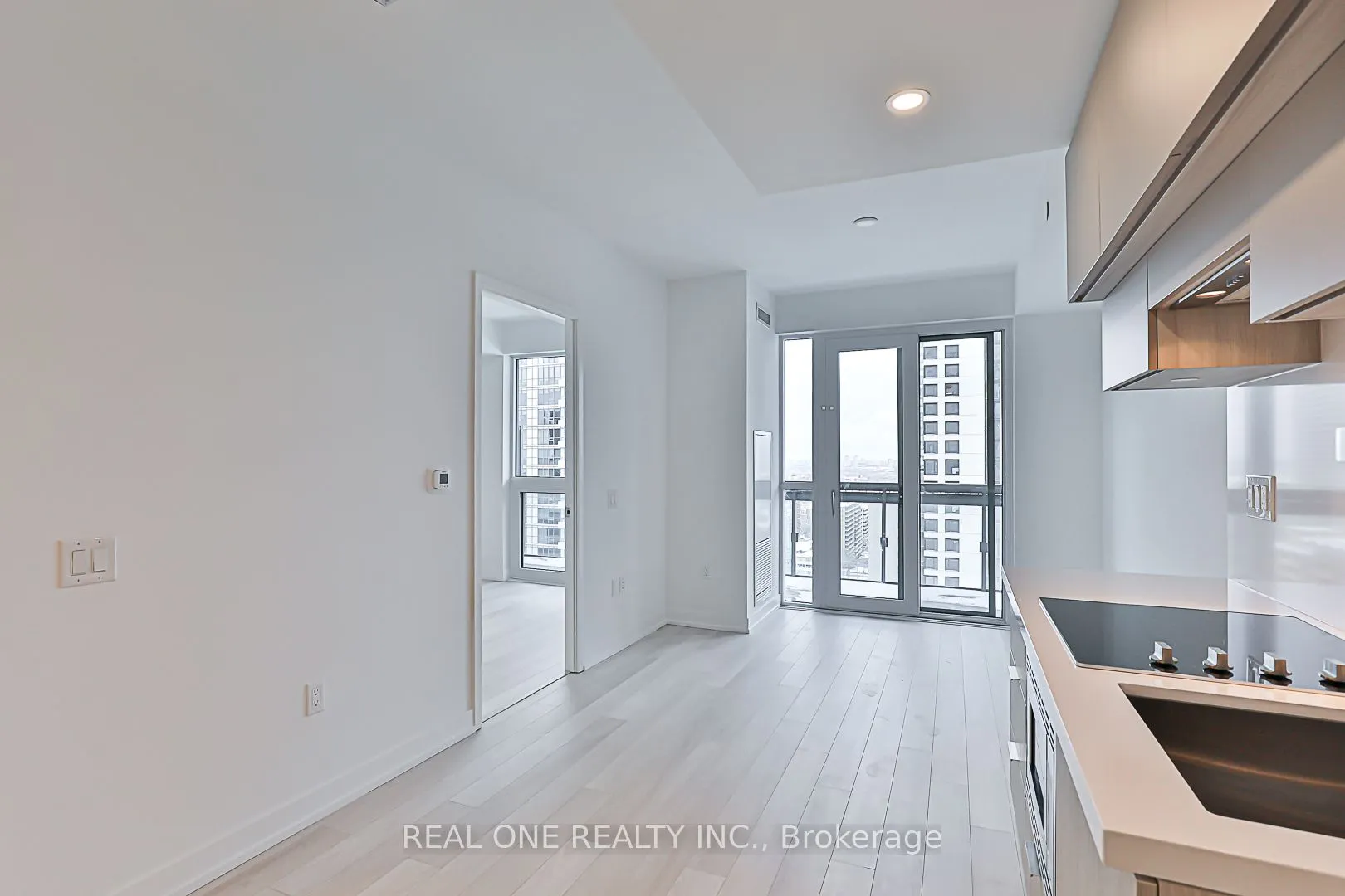 39 Roehampton Avenue E, #1710