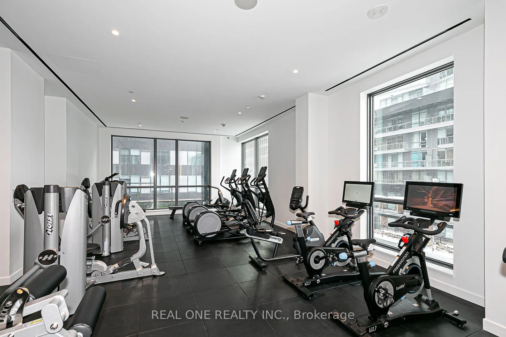 39 Roehampton Avenue E, #1710