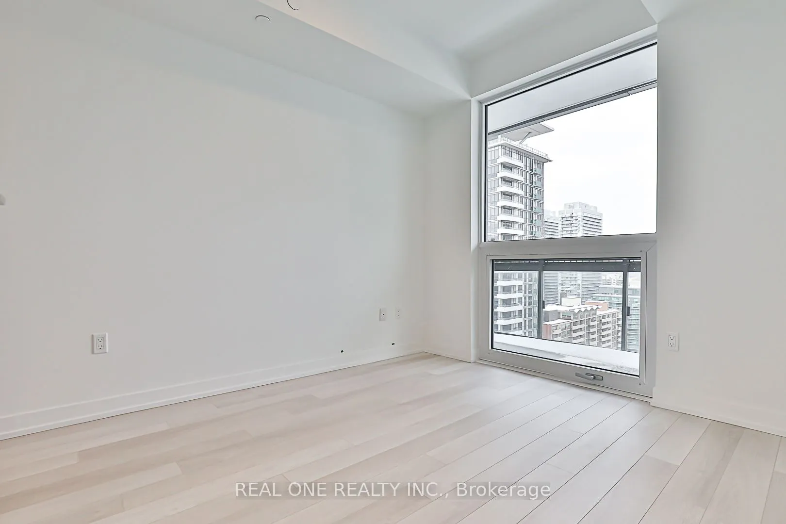 39 Roehampton Avenue E, #1710