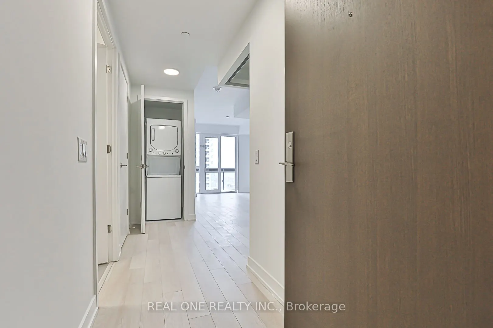 39 Roehampton Avenue E, #1710