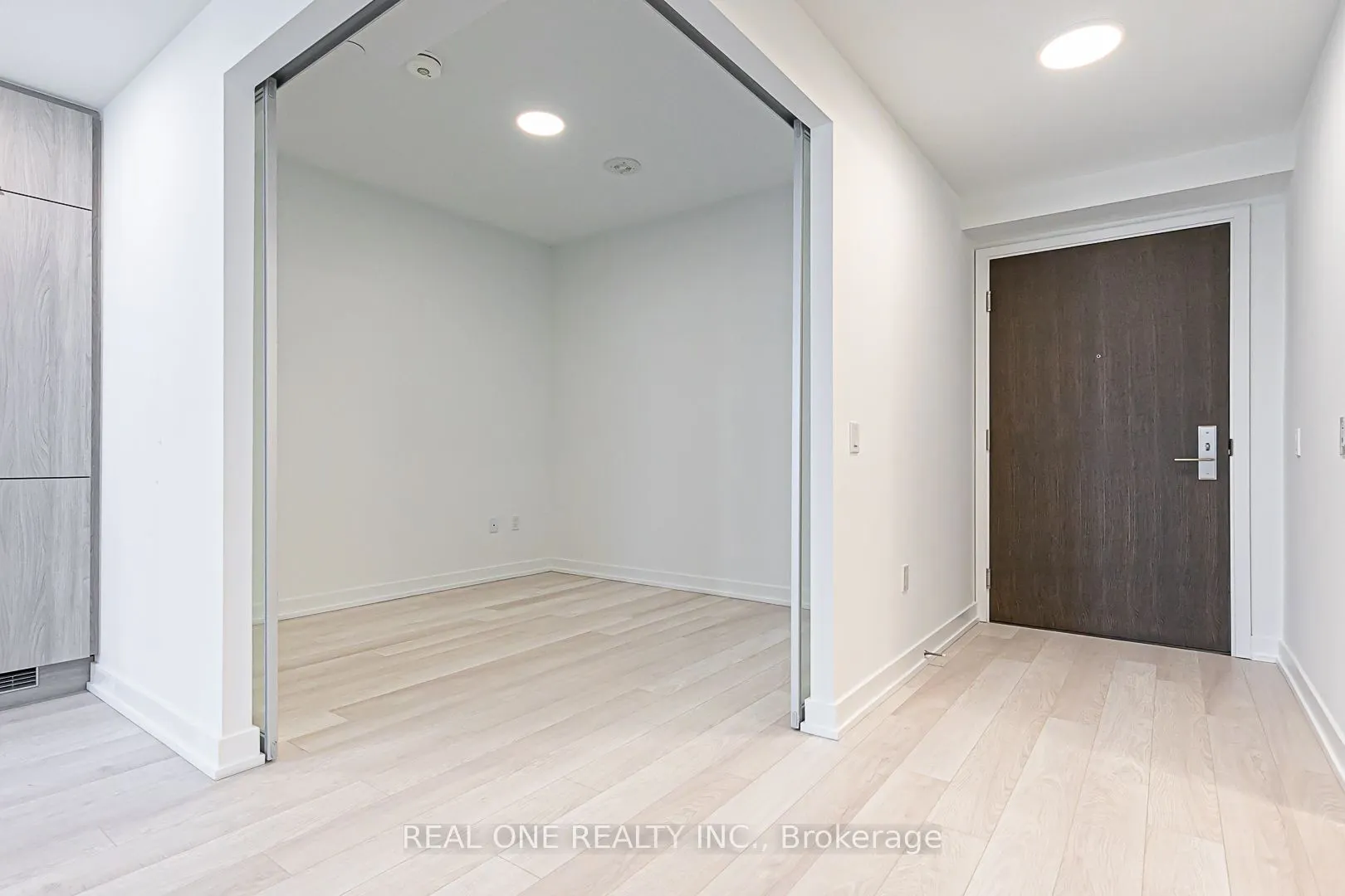 39 Roehampton Avenue E, #1710