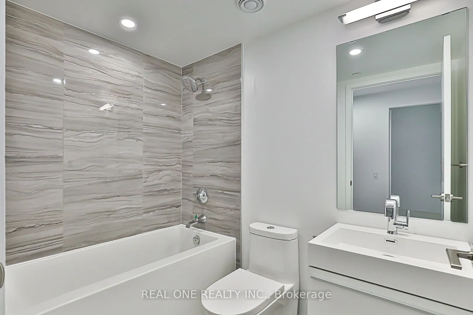 39 Roehampton Avenue E, #1710