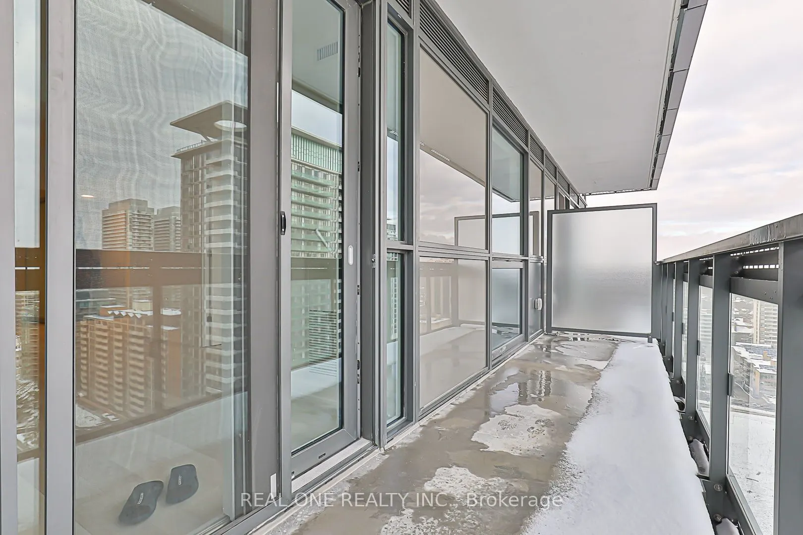 39 Roehampton Avenue E, #1710