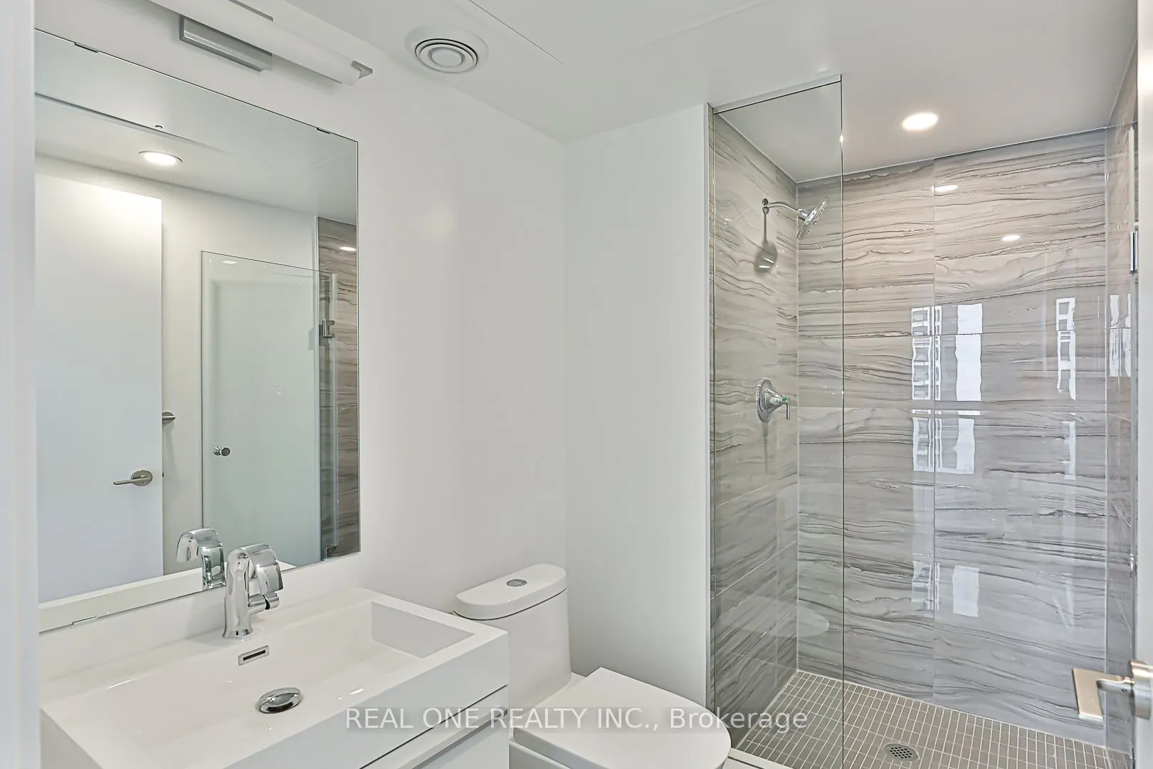 39 Roehampton Avenue E, #1710