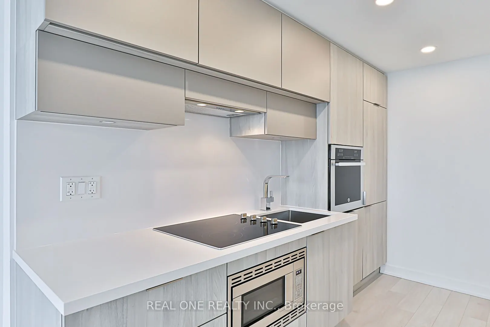 39 Roehampton Avenue E, #1710