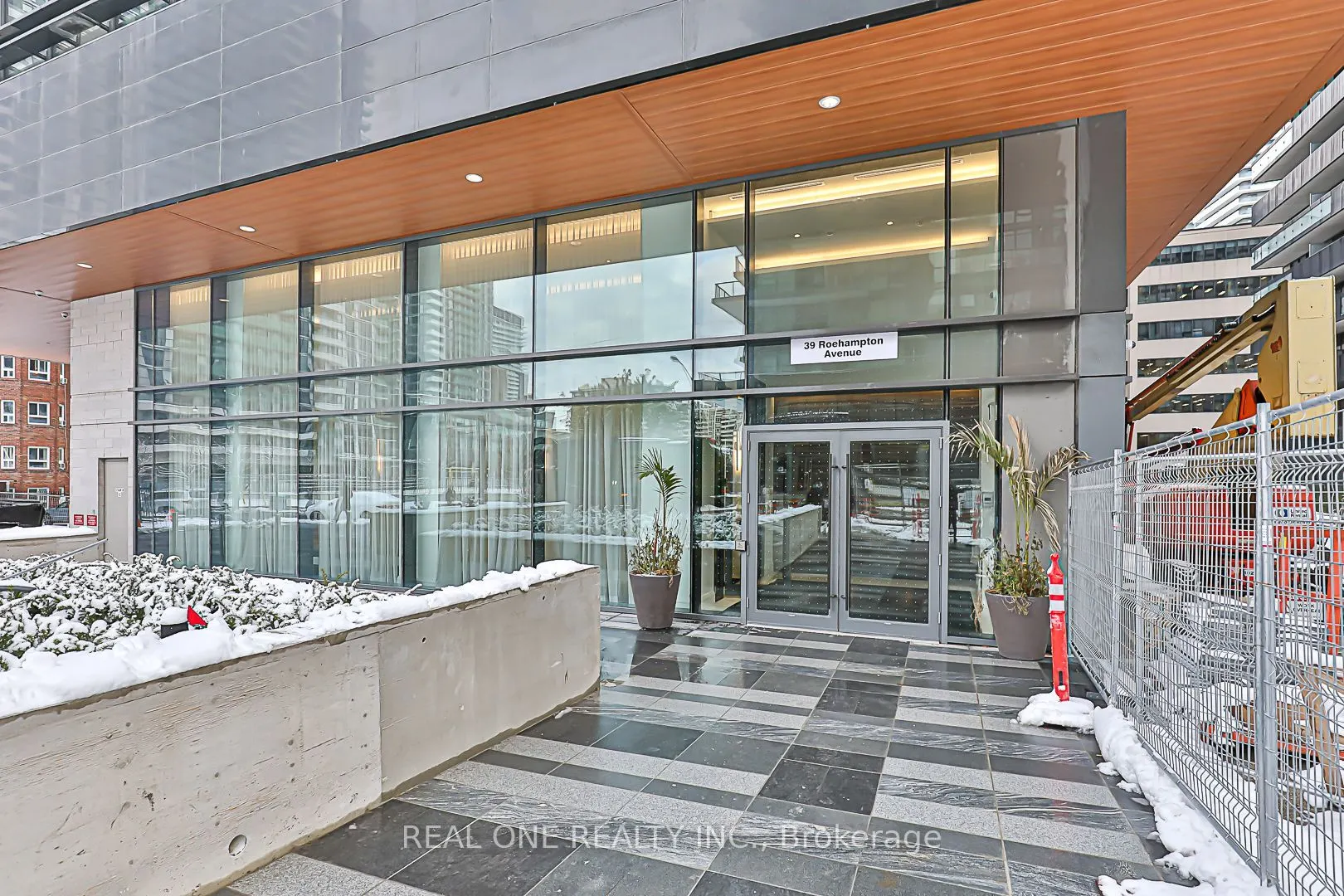 39 Roehampton Avenue E, #1710