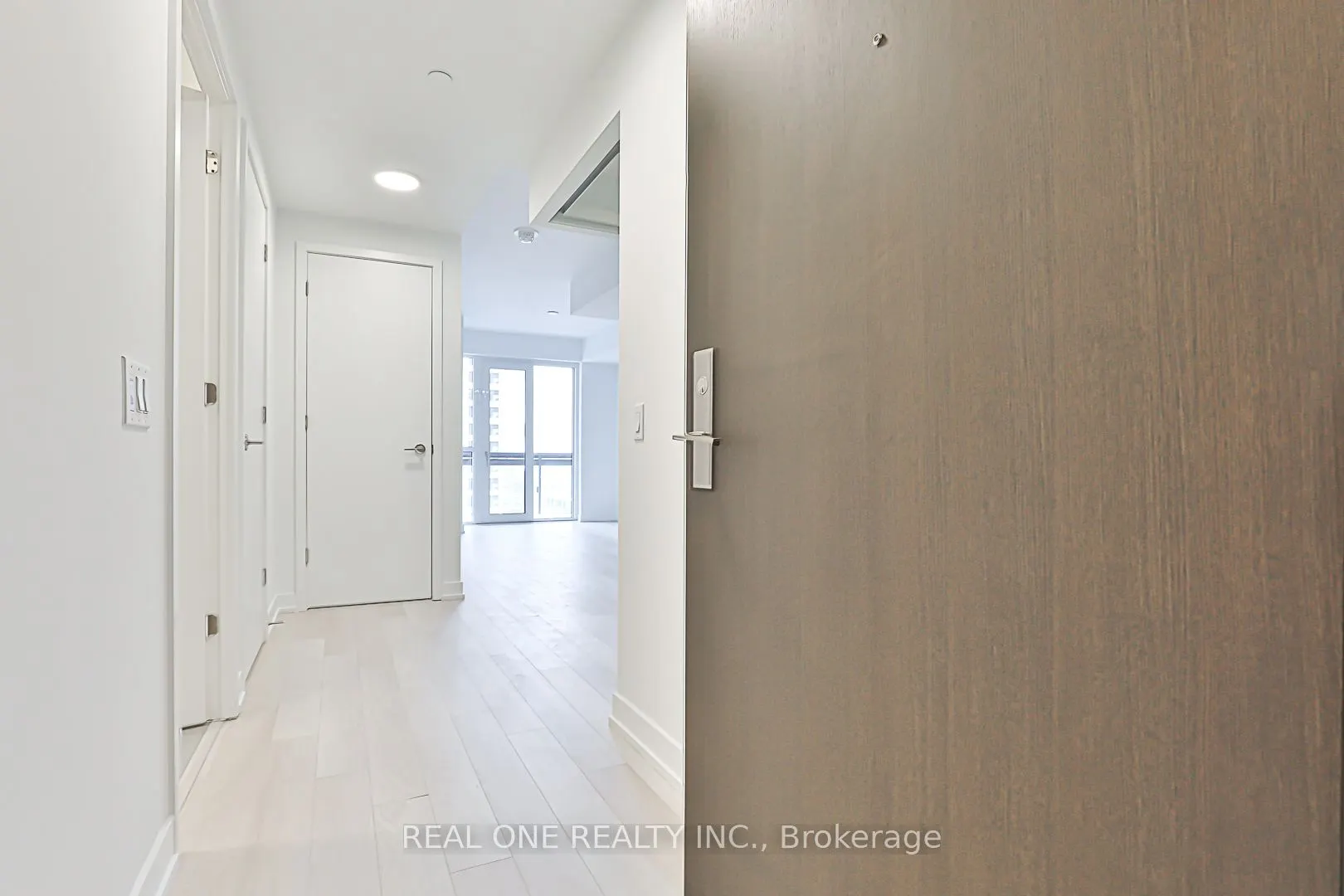 39 Roehampton Avenue E, #1710