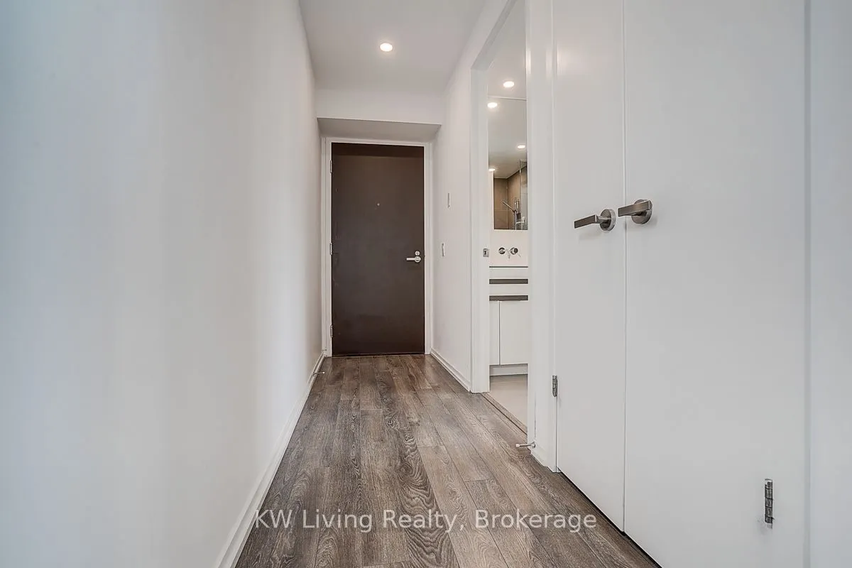 197 Yonge Street, #2809