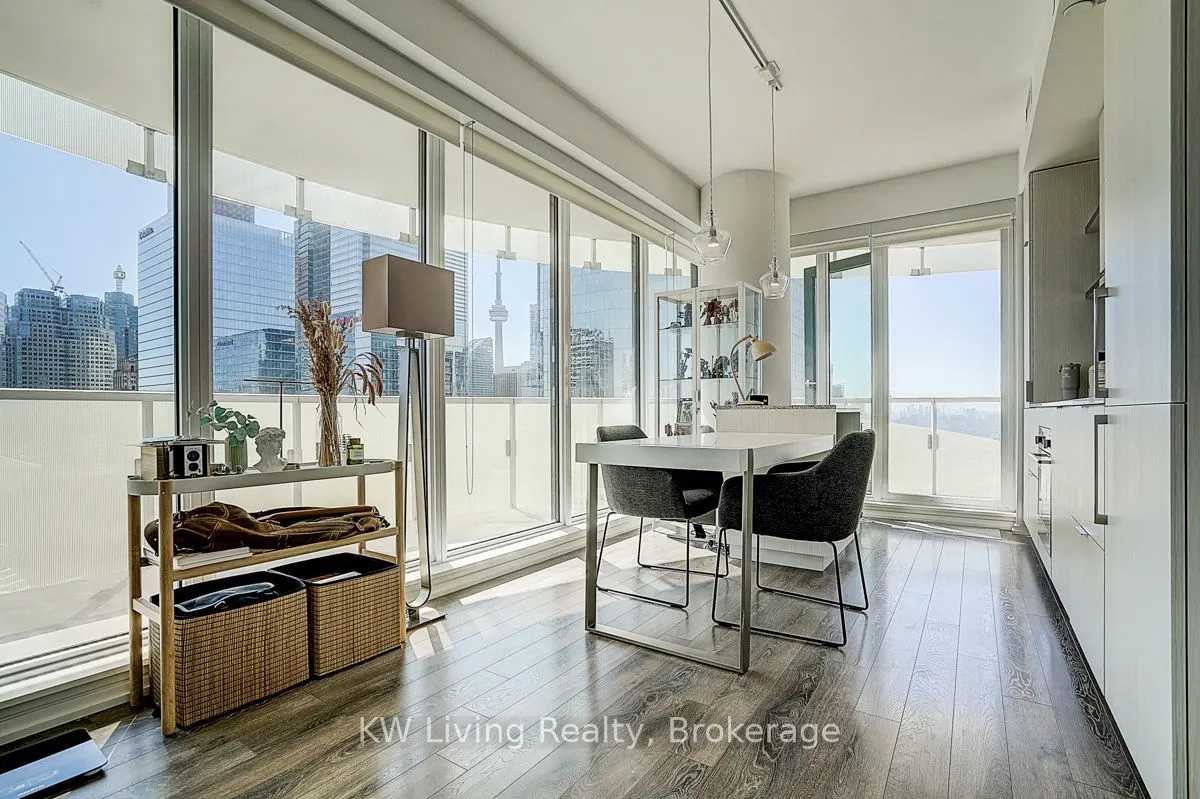 197 Yonge Street, #2809
