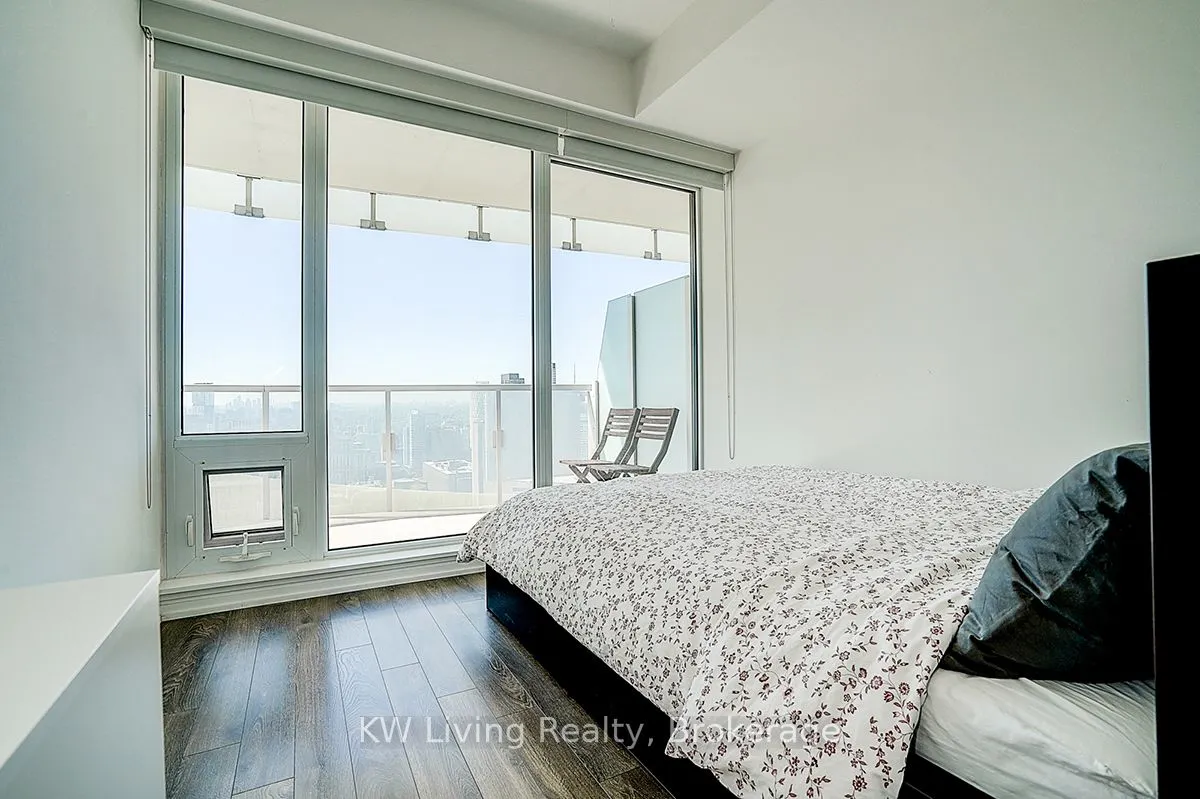 197 Yonge Street, #2809