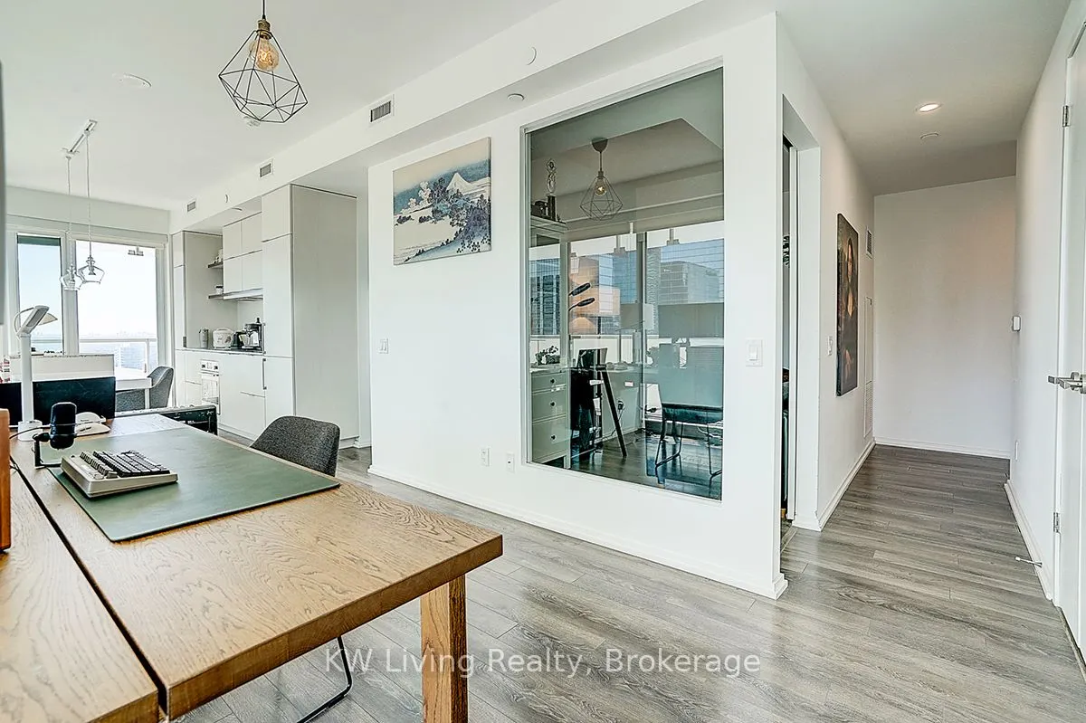197 Yonge Street, #2809