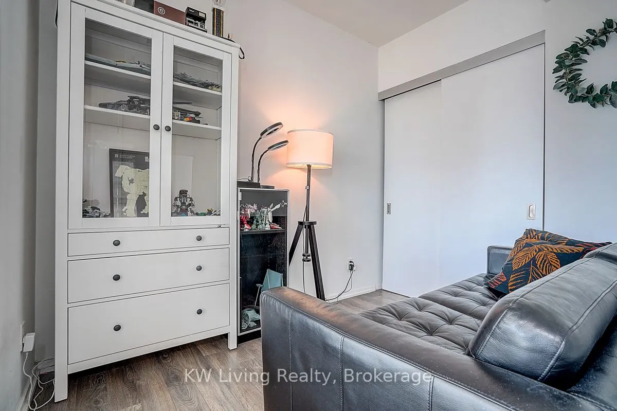 197 Yonge Street, #2809