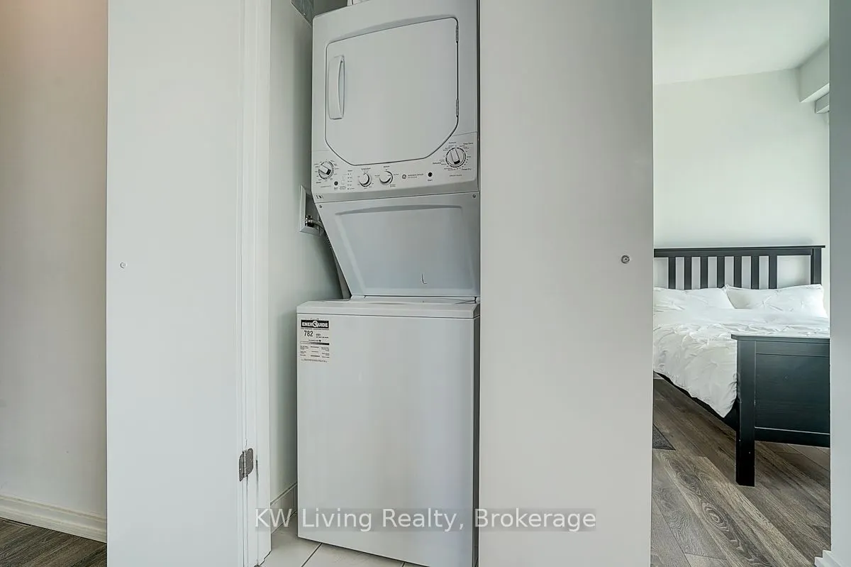 197 Yonge Street, #2809