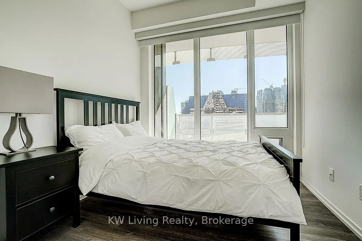 197 Yonge Street, #2809