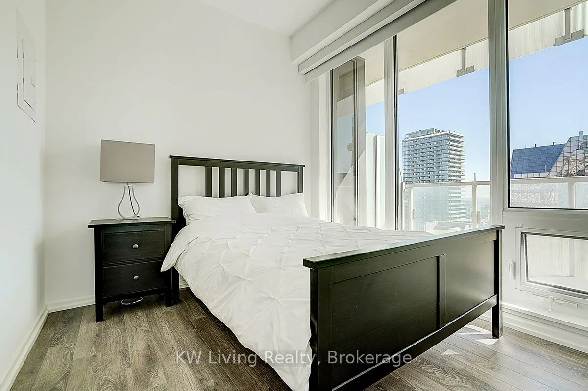 197 Yonge Street, #2809