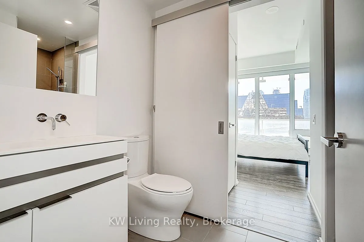197 Yonge Street, #2809