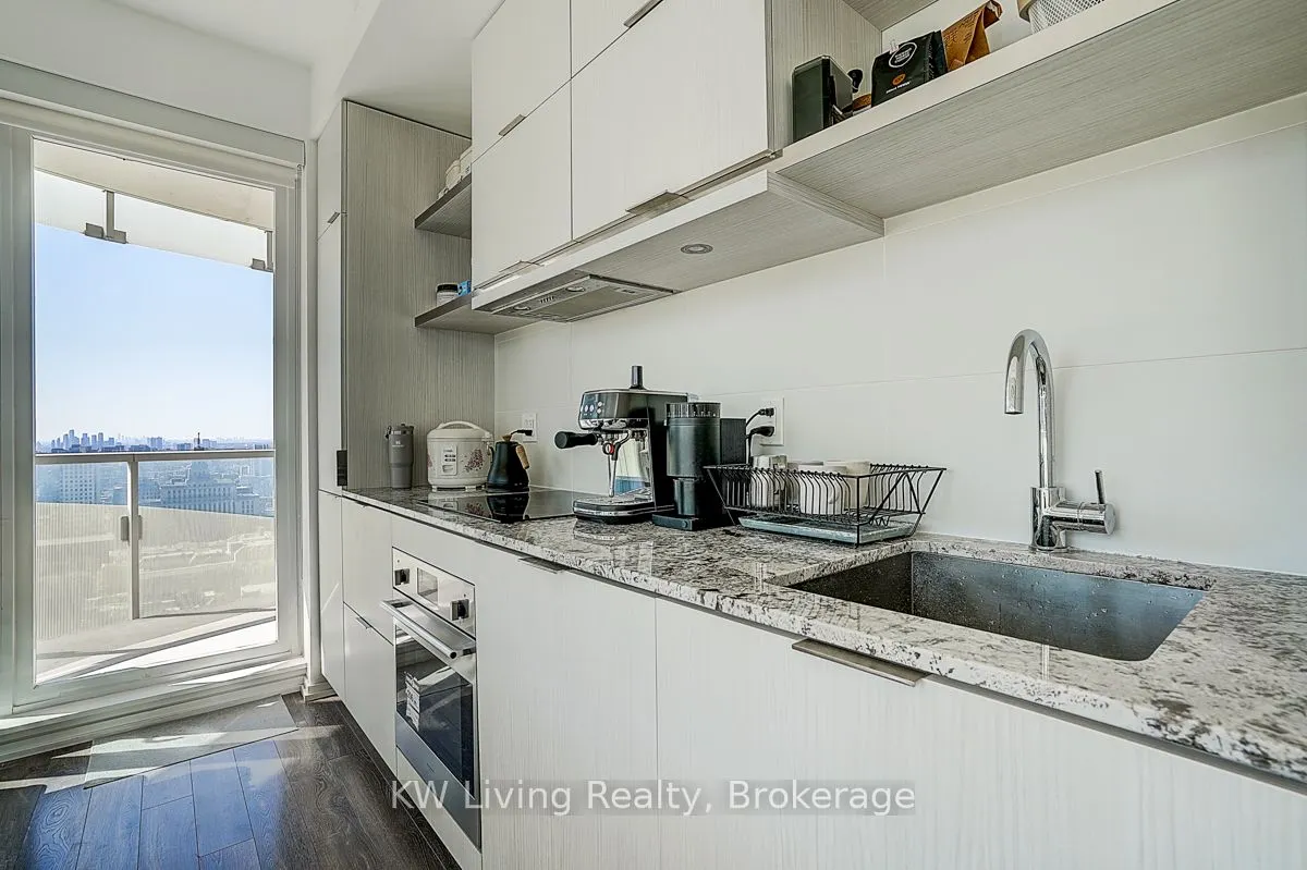 197 Yonge Street, #2809