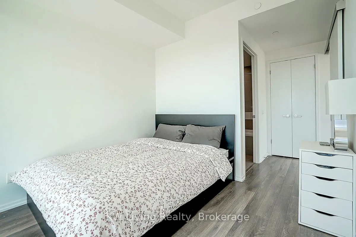 197 Yonge Street, #2809